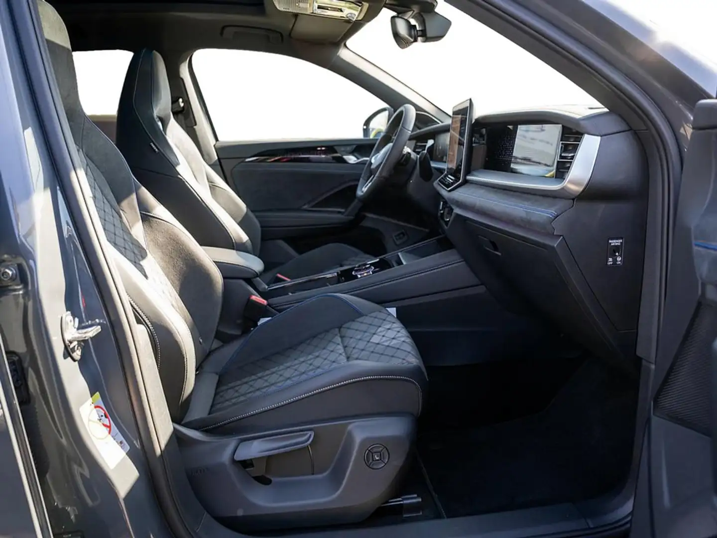 Volkswagen Tayron 2.0 TDI R-Line 4M PANO MATRIX-LED 360° Grau - 2