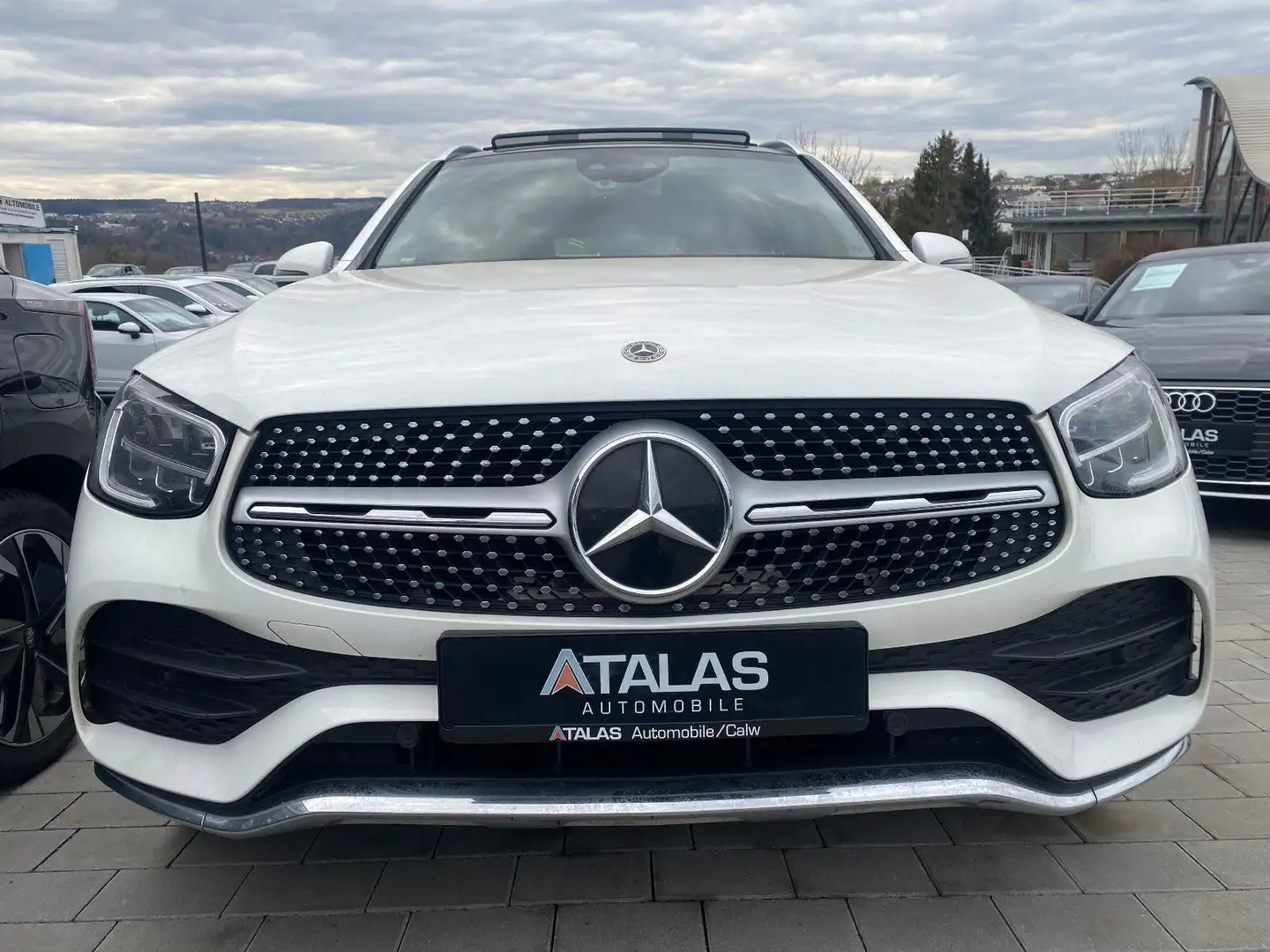 Mercedes-Benz GLC 220 d 4Matic AMG Line**Panorama-LED-AHK** Weiß - 2