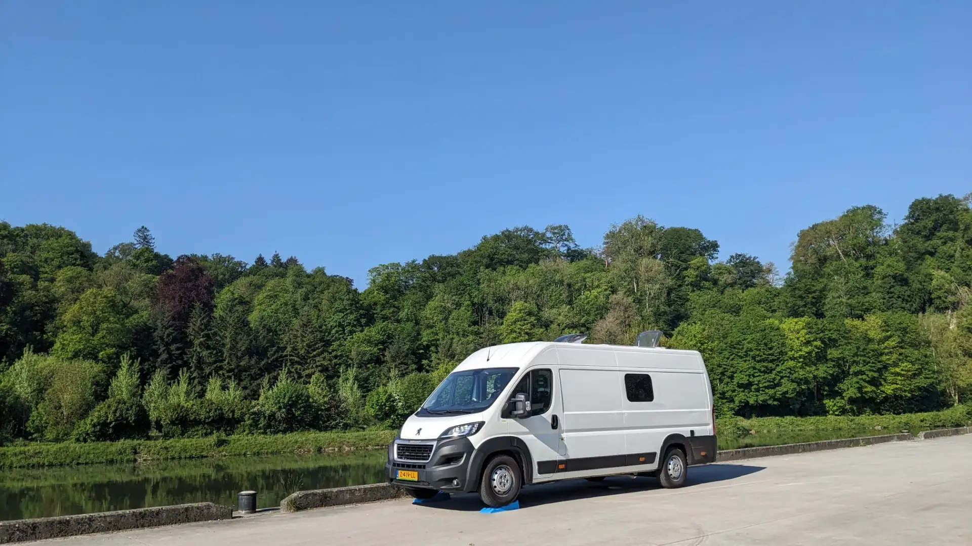 Peugeot Boxer Buscamper HDi 435 L4H2 Premium - 2