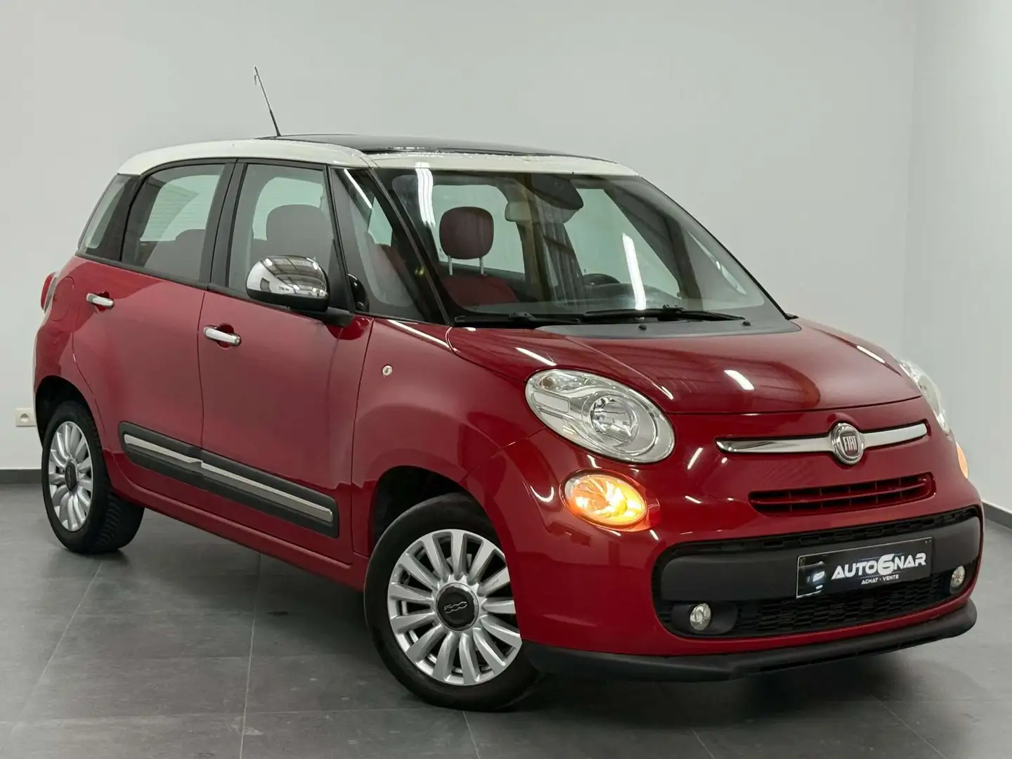 Fiat 500L 1.6 Multijet - Airco - Toit Pano - Carnet Rouge - 1