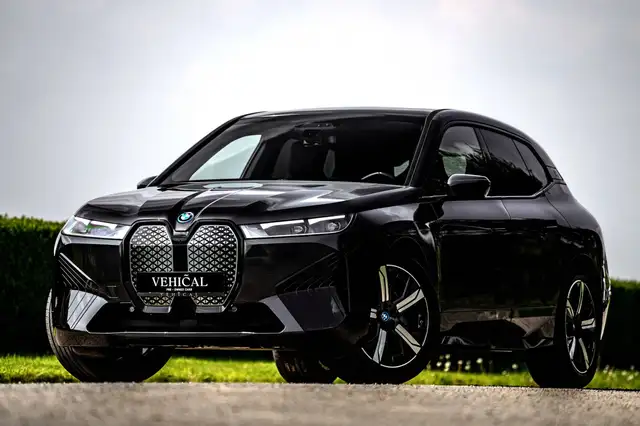 BMW iX xDrive40 M SPORT |PANO|MASSAGE|SOFTCLOSE|TREKHAAK|360CAMERA