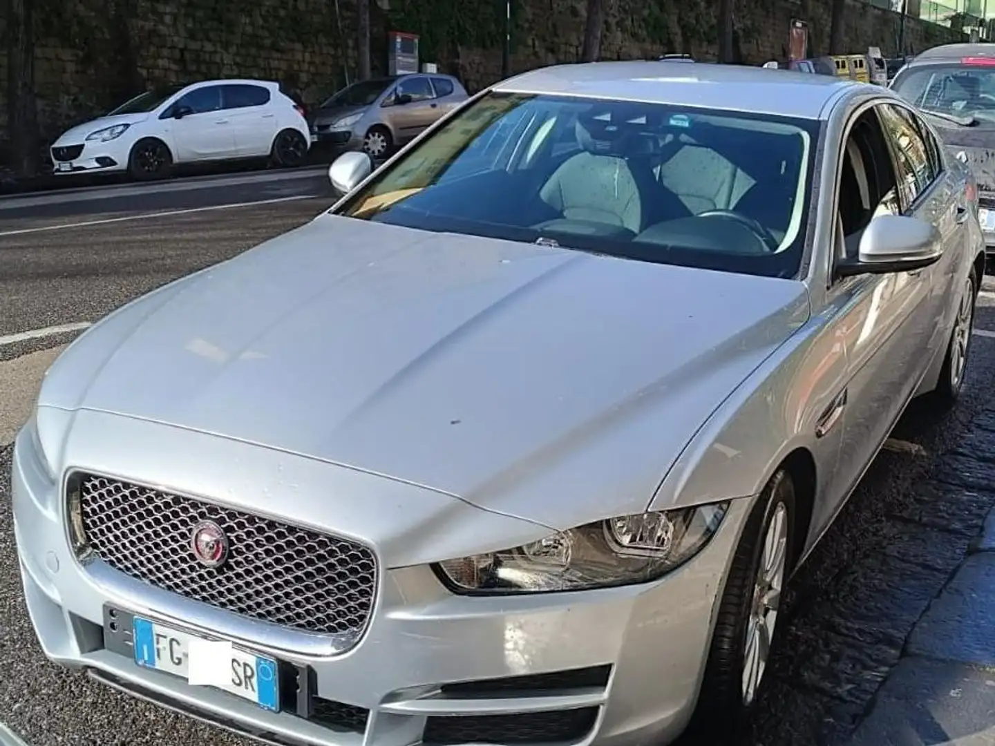 Jaguar XE Prestige - 1