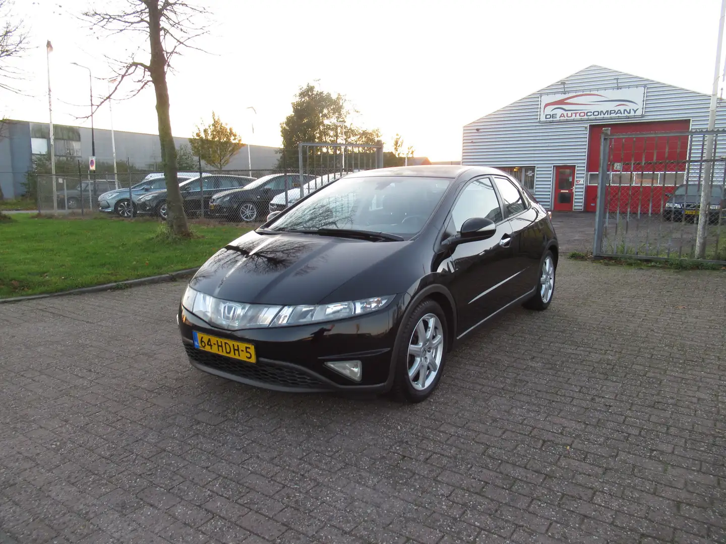 Honda Civic 1.8 Comfort 3e Eigenaar Nette Auto Zwart - 2