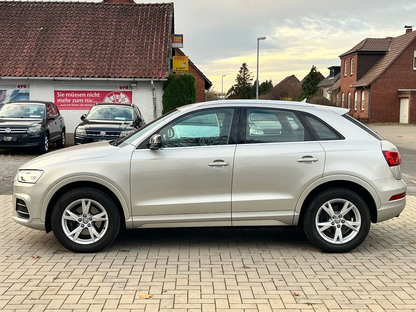 Audi Q3 2.0 TDI, LED, AHK, Lückenlos Scheckheftgep. Argent - 2