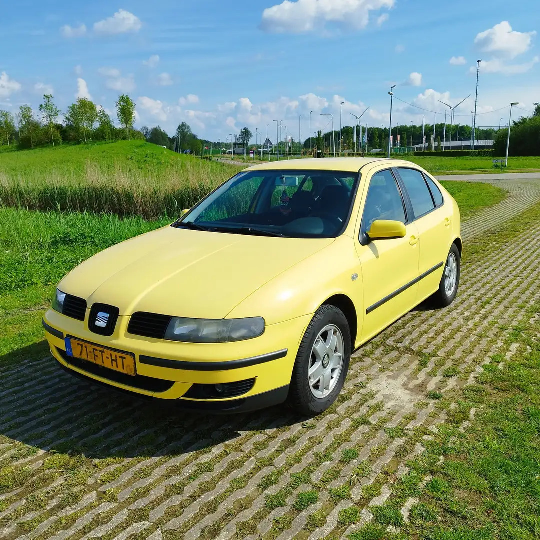 SEAT Leon 1.6s Geel - 2