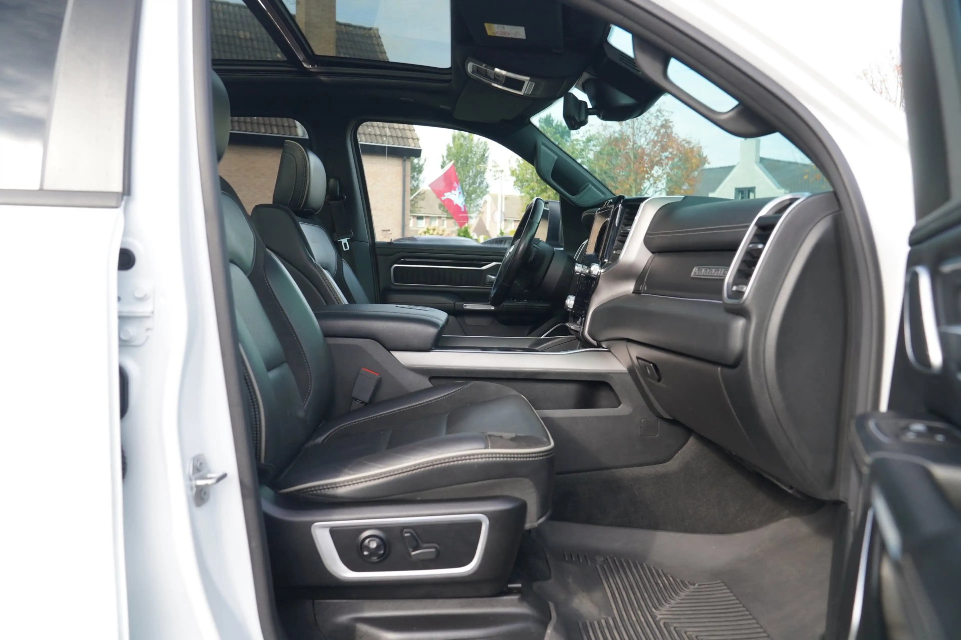 Dodge RAM 1500 5.7 V8 4x4 Crew Cab Longhorn Laramie | Stoelk — photo 29