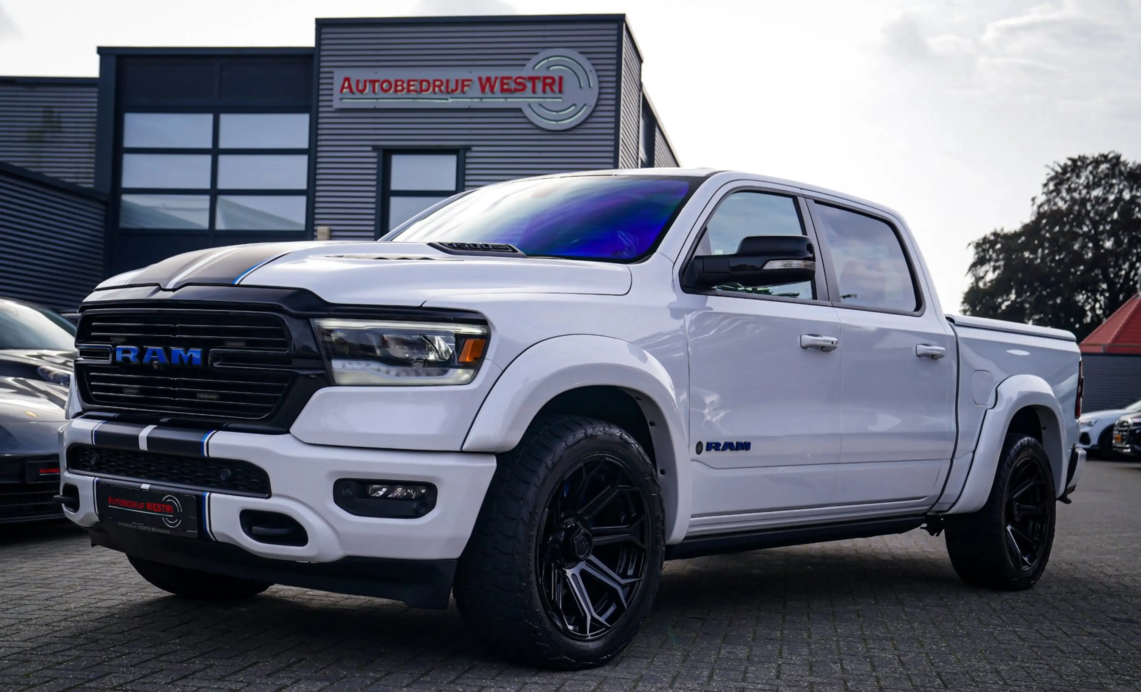 Dodge RAM 1500 5.7 V8 4x4 Crew Cab Longhorn Laramie | Stoelk