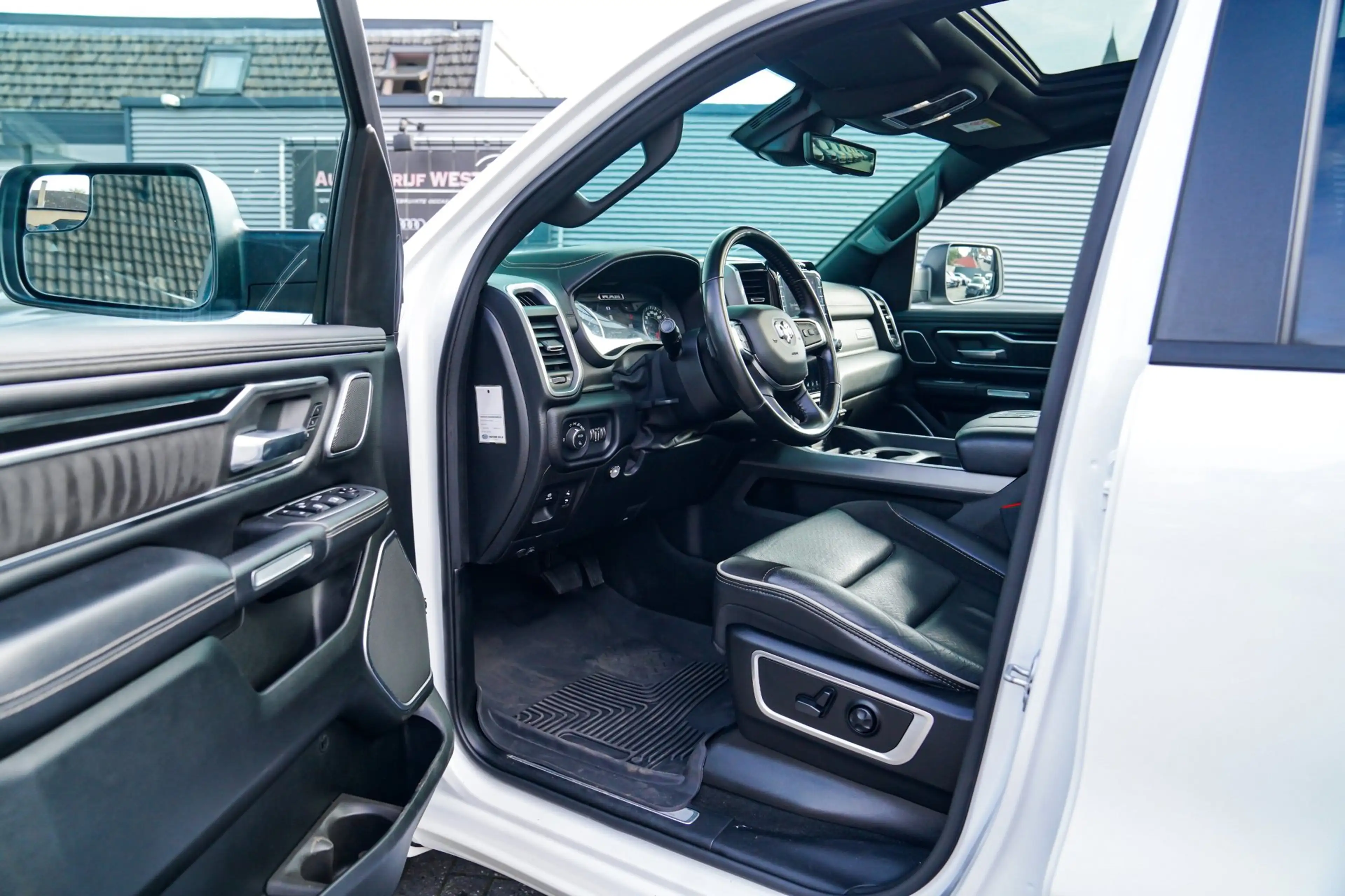 Dodge RAM 1500 5.7 V8 4x4 Crew Cab Longhorn Laramie | Stoelk — photo 43