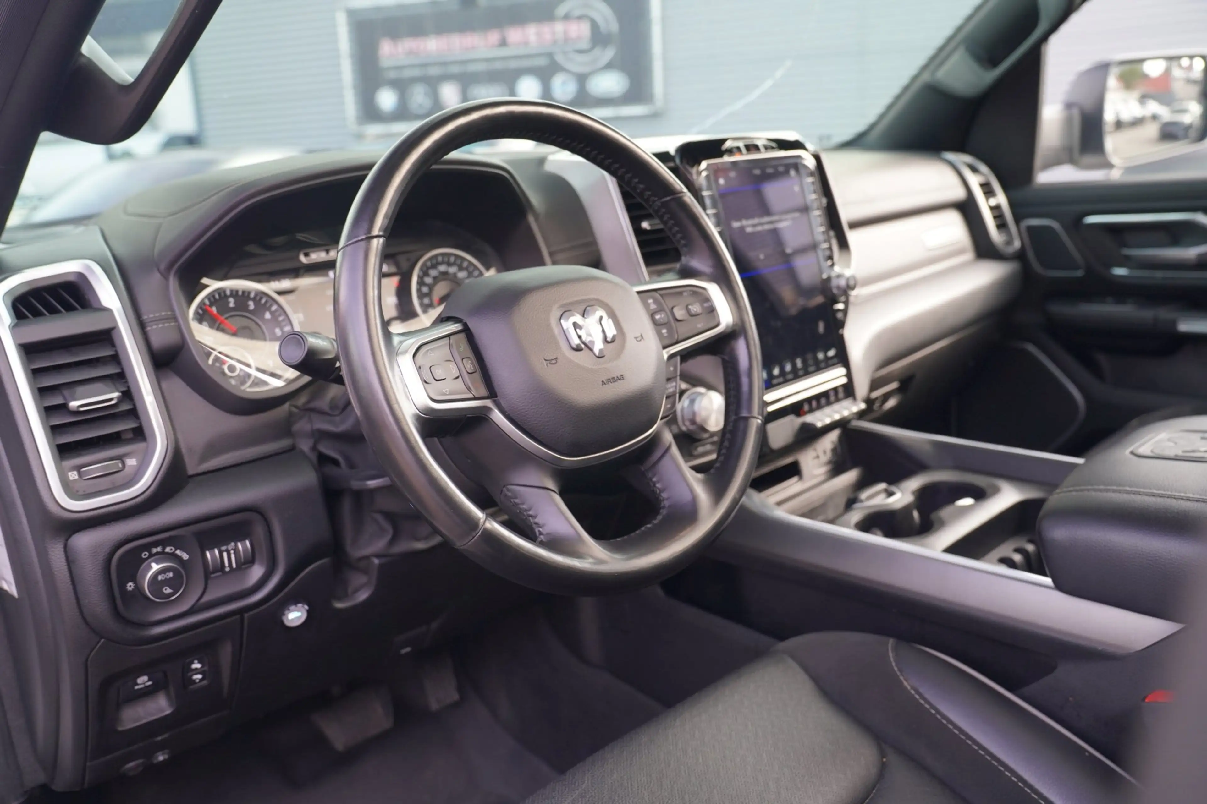 Dodge RAM 1500 5.7 V8 4x4 Crew Cab Longhorn Laramie | Stoelk — photo 47