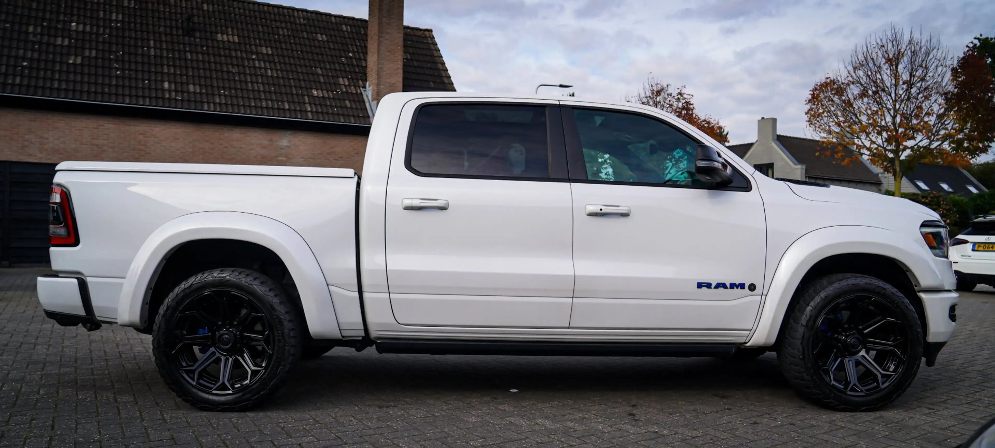 Dodge RAM 1500 5.7 V8 4x4 Crew Cab Longhorn Laramie | Stoelk — photo 18