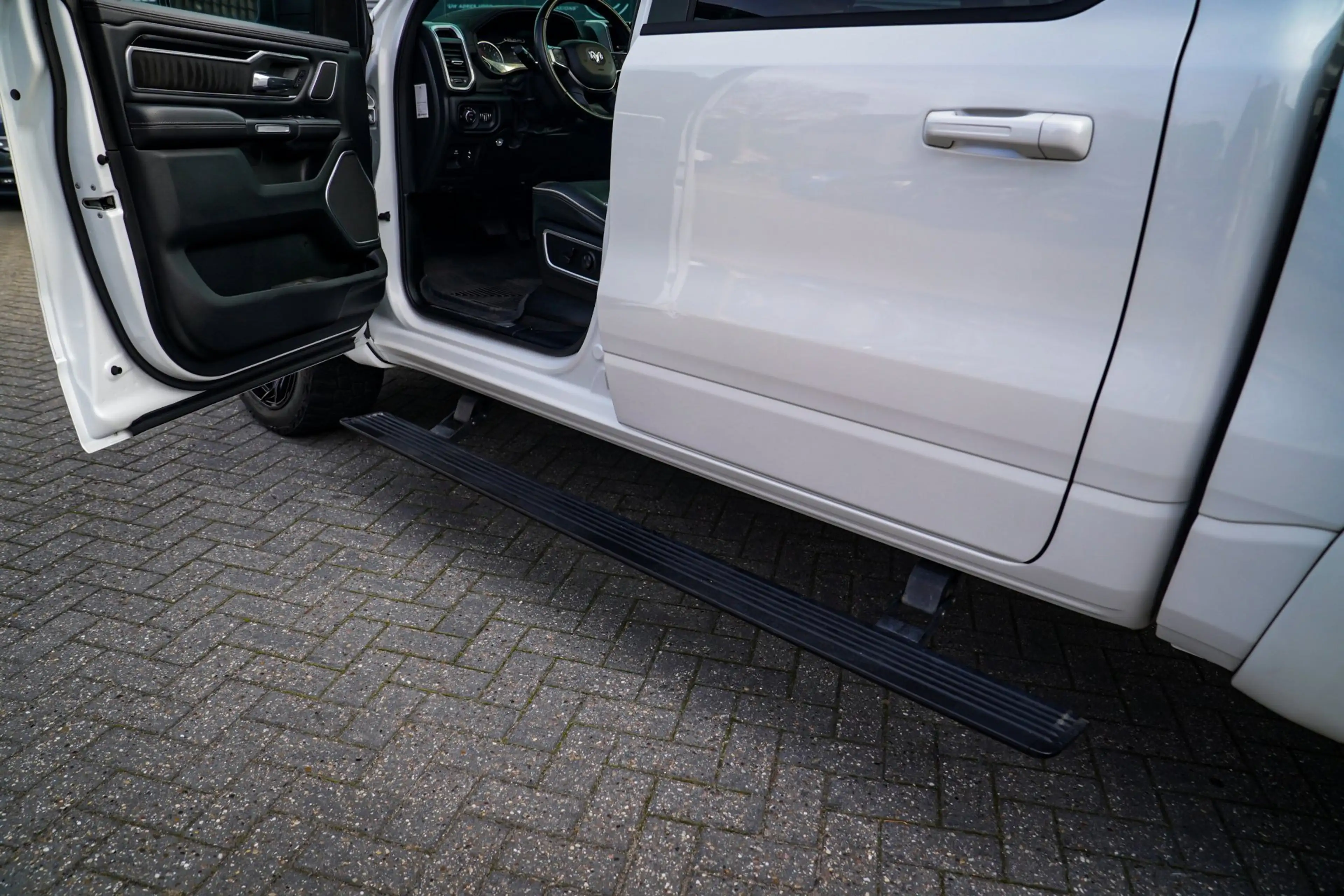 Dodge RAM 1500 5.7 V8 4x4 Crew Cab Longhorn Laramie | Stoelk — photo 42