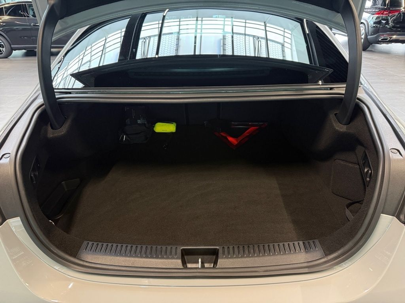 Mercedes-Benz E 300 e Limousine +Avantgarde+Memory+MBUX+KAMERA — photo 8