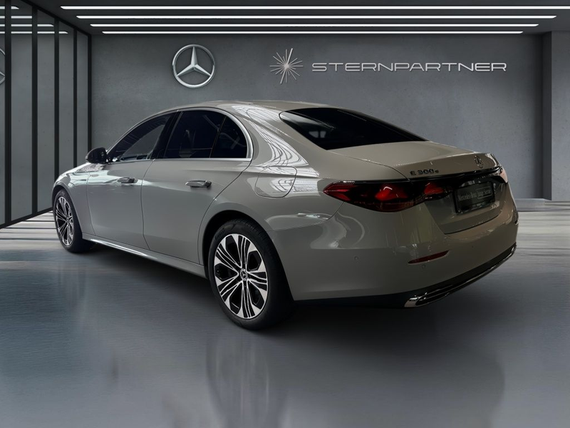 Mercedes-Benz E 300 e Limousine +Avantgarde+Memory+MBUX+KAMERA — photo 7