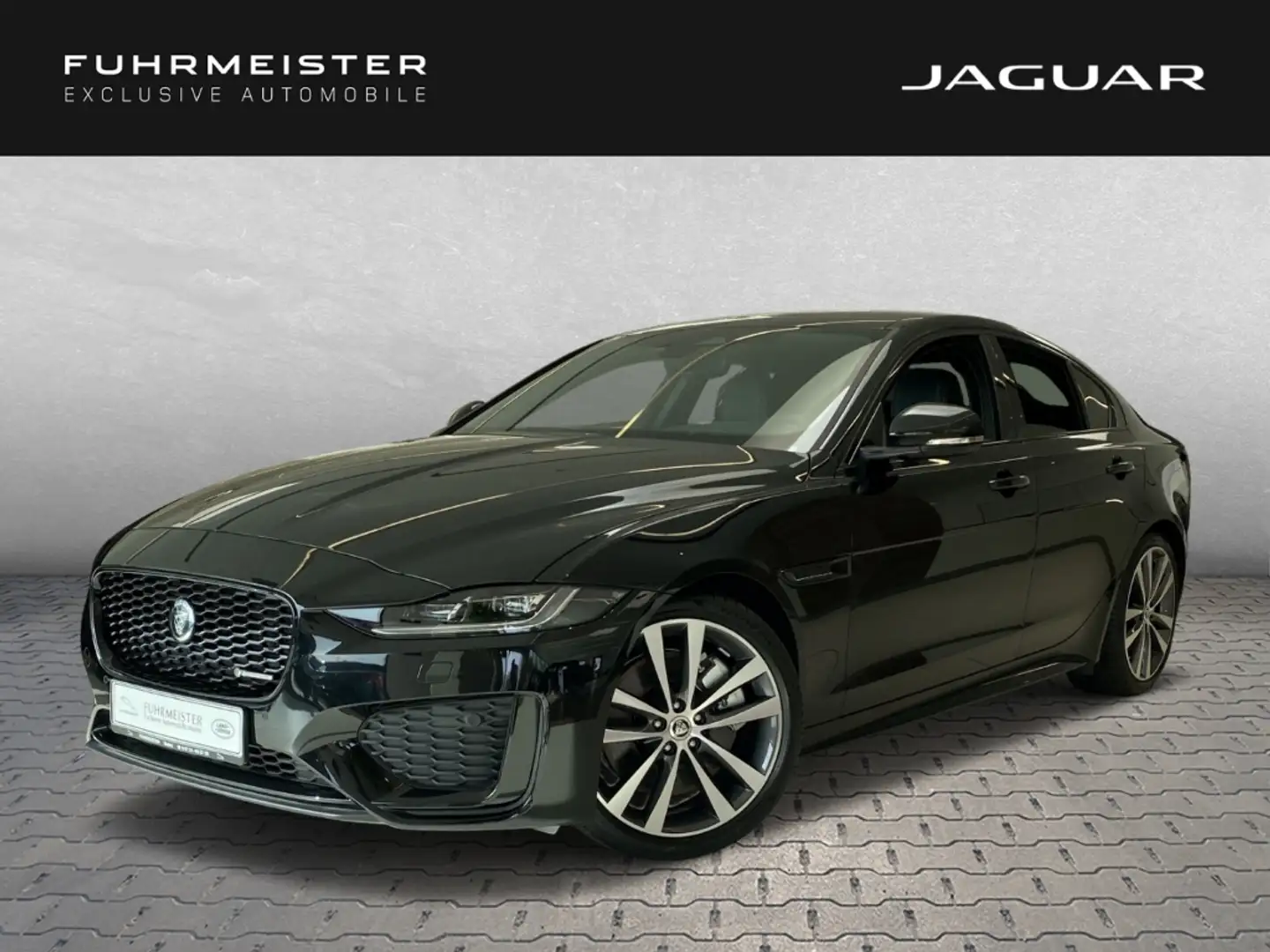 Jaguar XE P250 R-Dynamic HSE PDC vo und hi. WSS beheizt Černá - 1