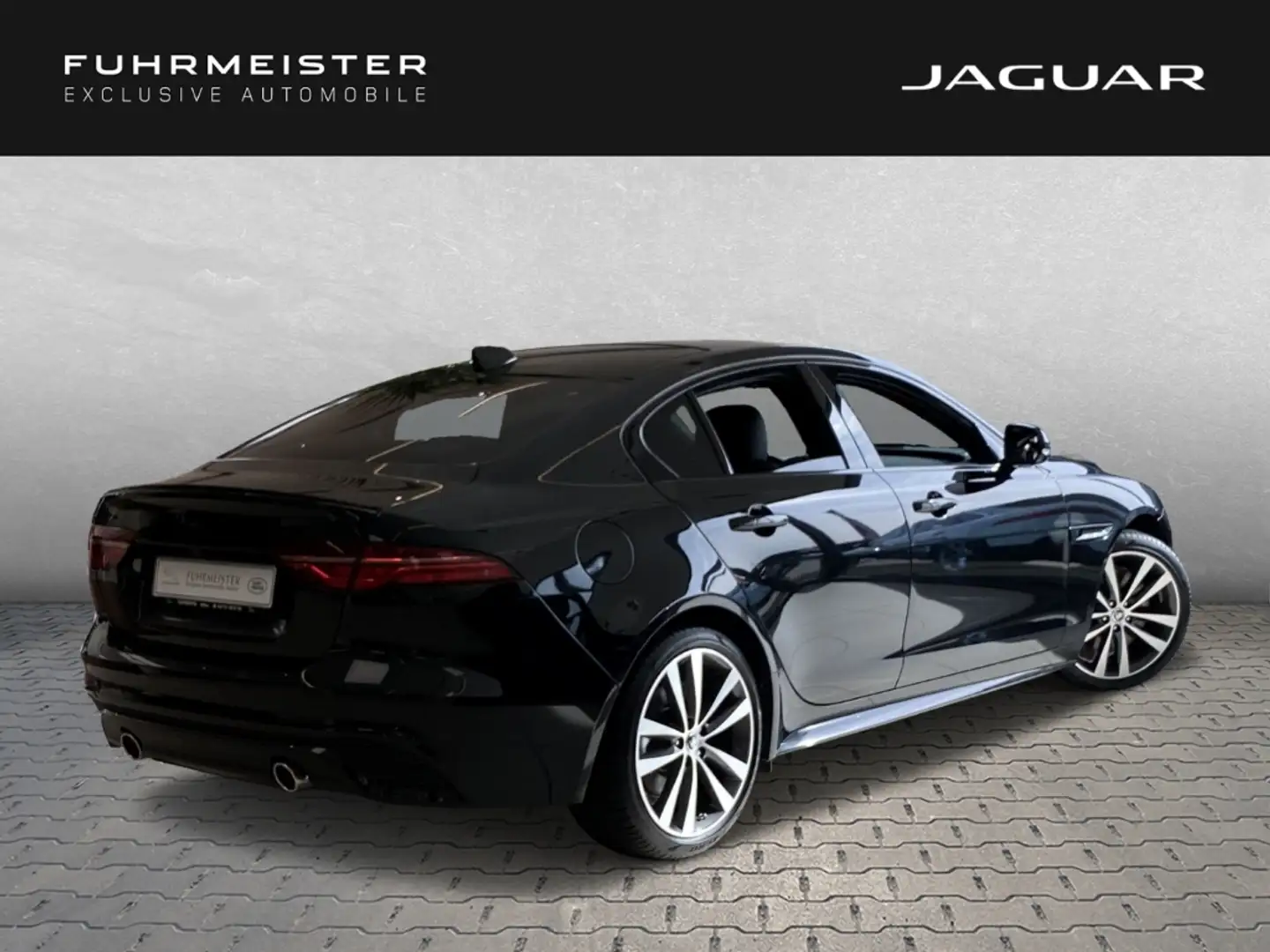 Jaguar XE P250 R-Dynamic HSE PDC vo und hi. WSS beheizt Černá - 2
