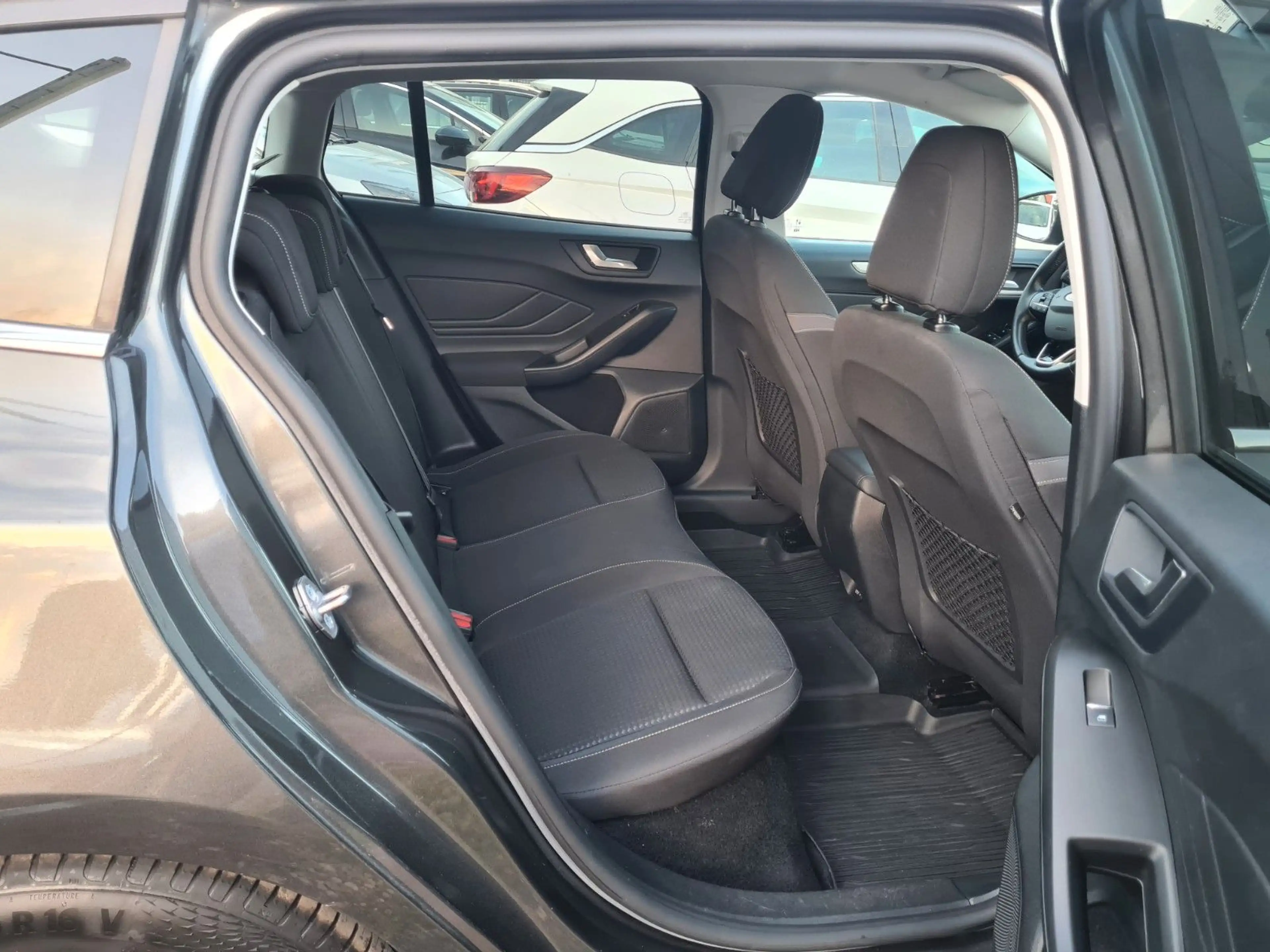 Ford Focus Turnier 1.5 EcoBlue Start-St. Aut. TOP Aus — photo 13