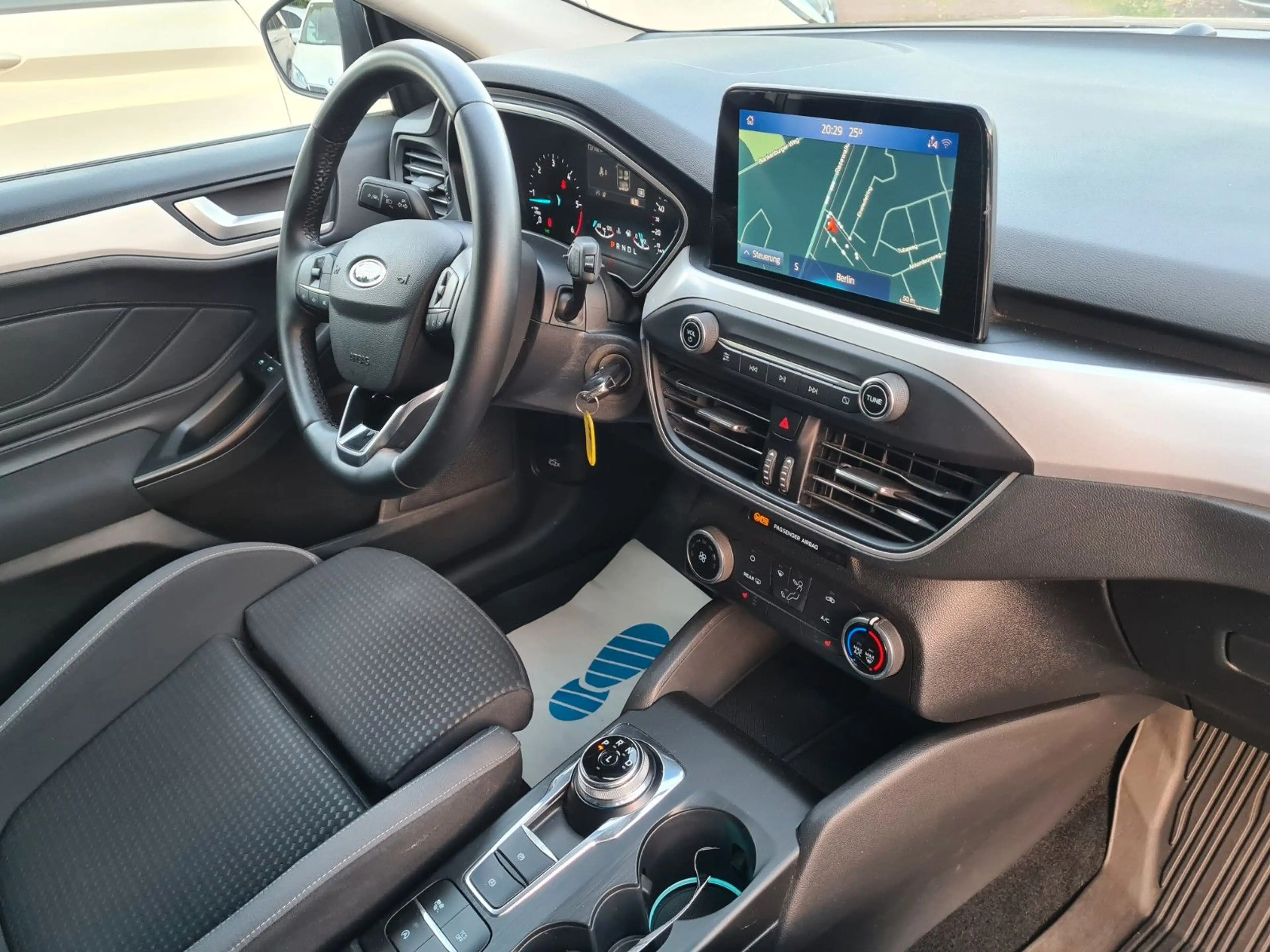 Ford Focus Turnier 1.5 EcoBlue Start-St. Aut. TOP Aus — photo 4