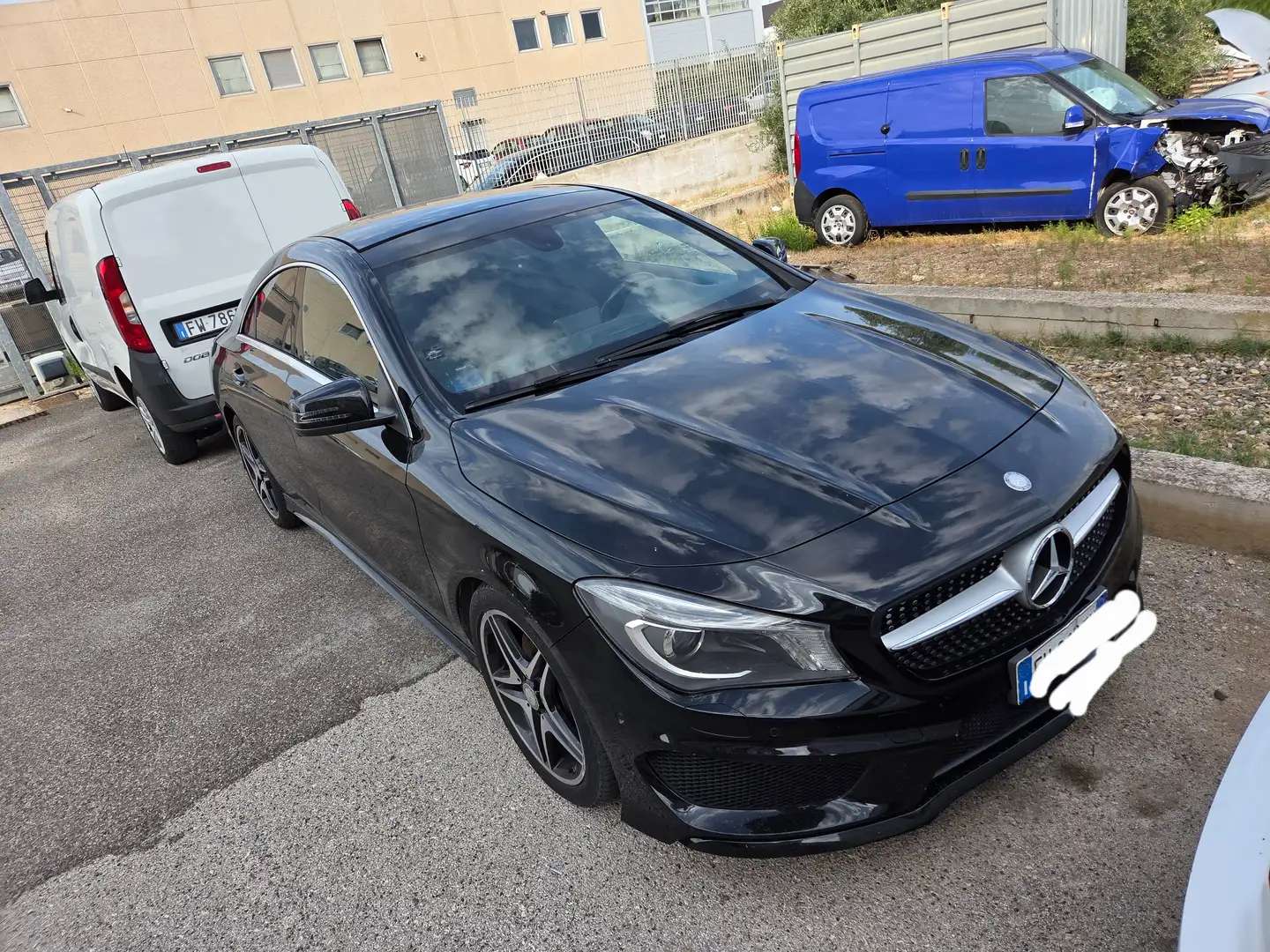 Mercedes-Benz CLA 220 Allestimento premium AMG Nero - 1