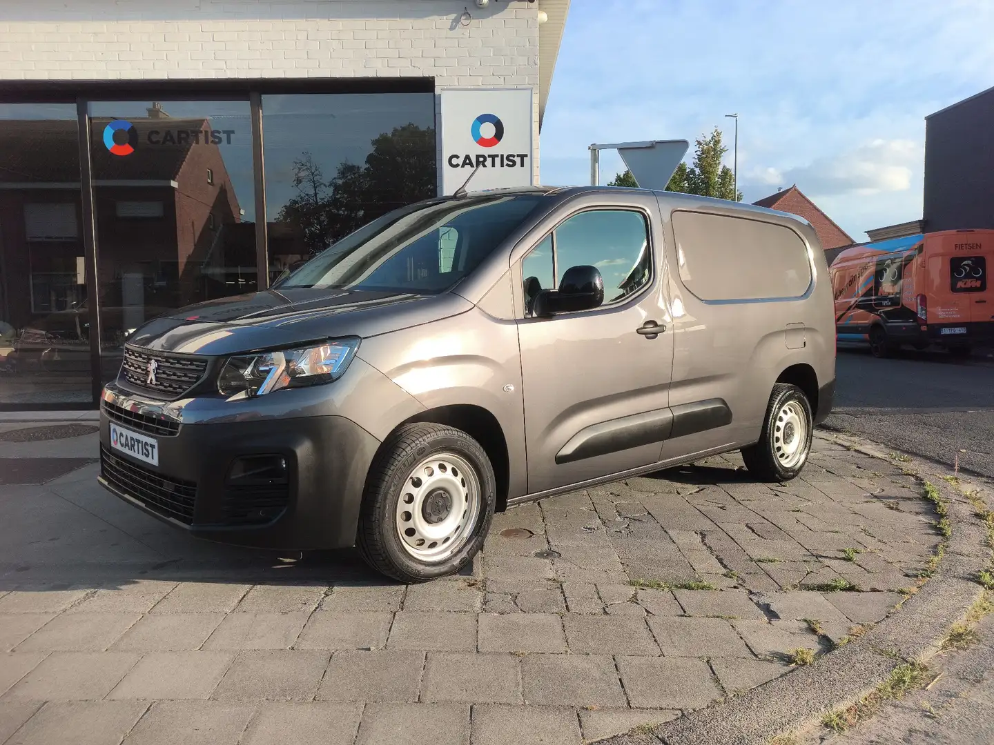 Peugeot Partner 1.5 BlueHDi 130 L2 Automaat/Trekhaak/Nieuwstaat/ Grigio - 2