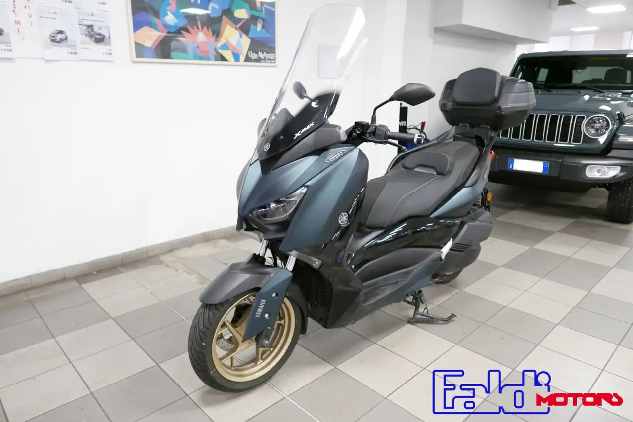 Yamaha X-Max 300
