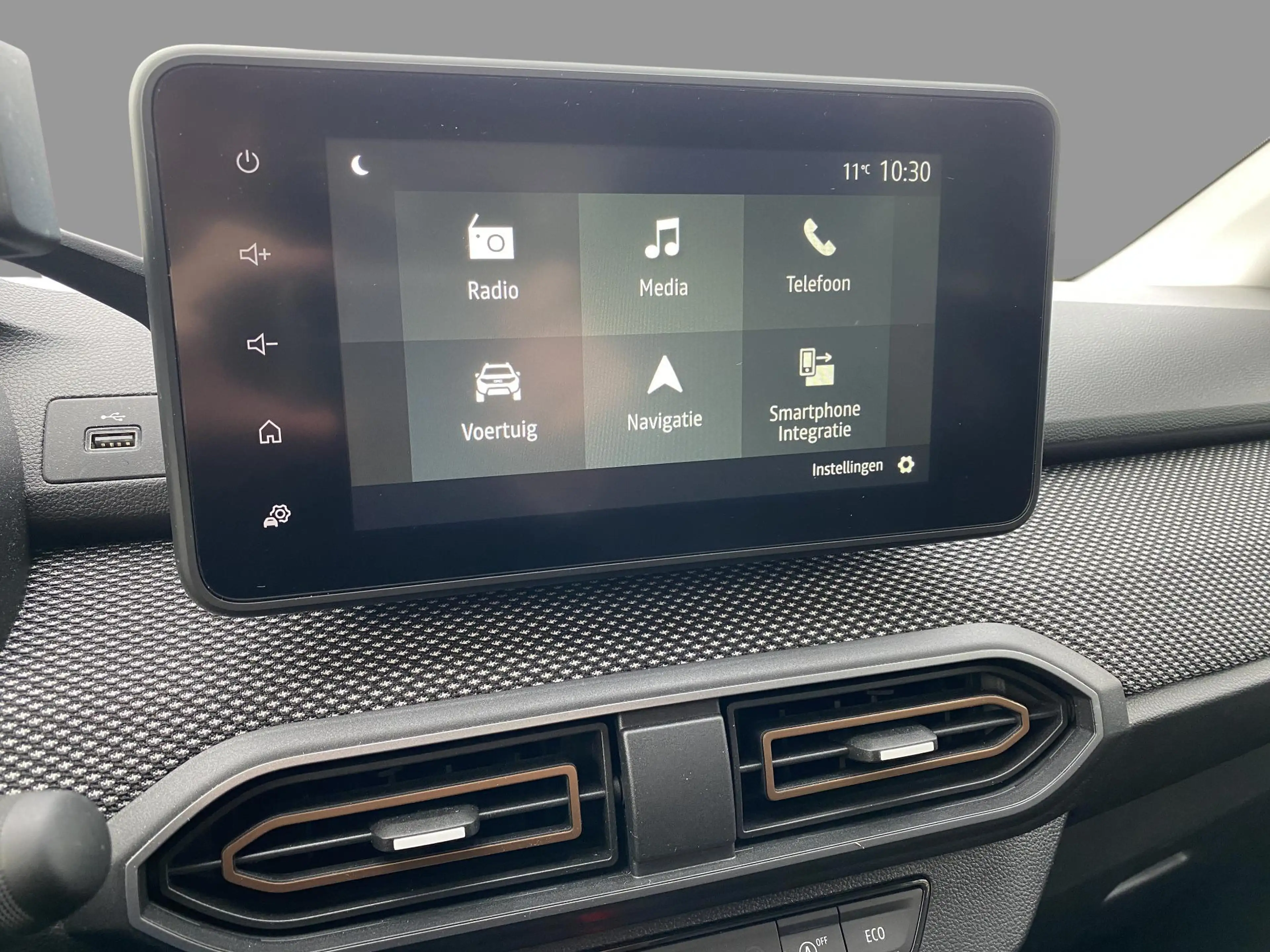 Dacia Sandero Stepway Expression TCe 90 — photo 9