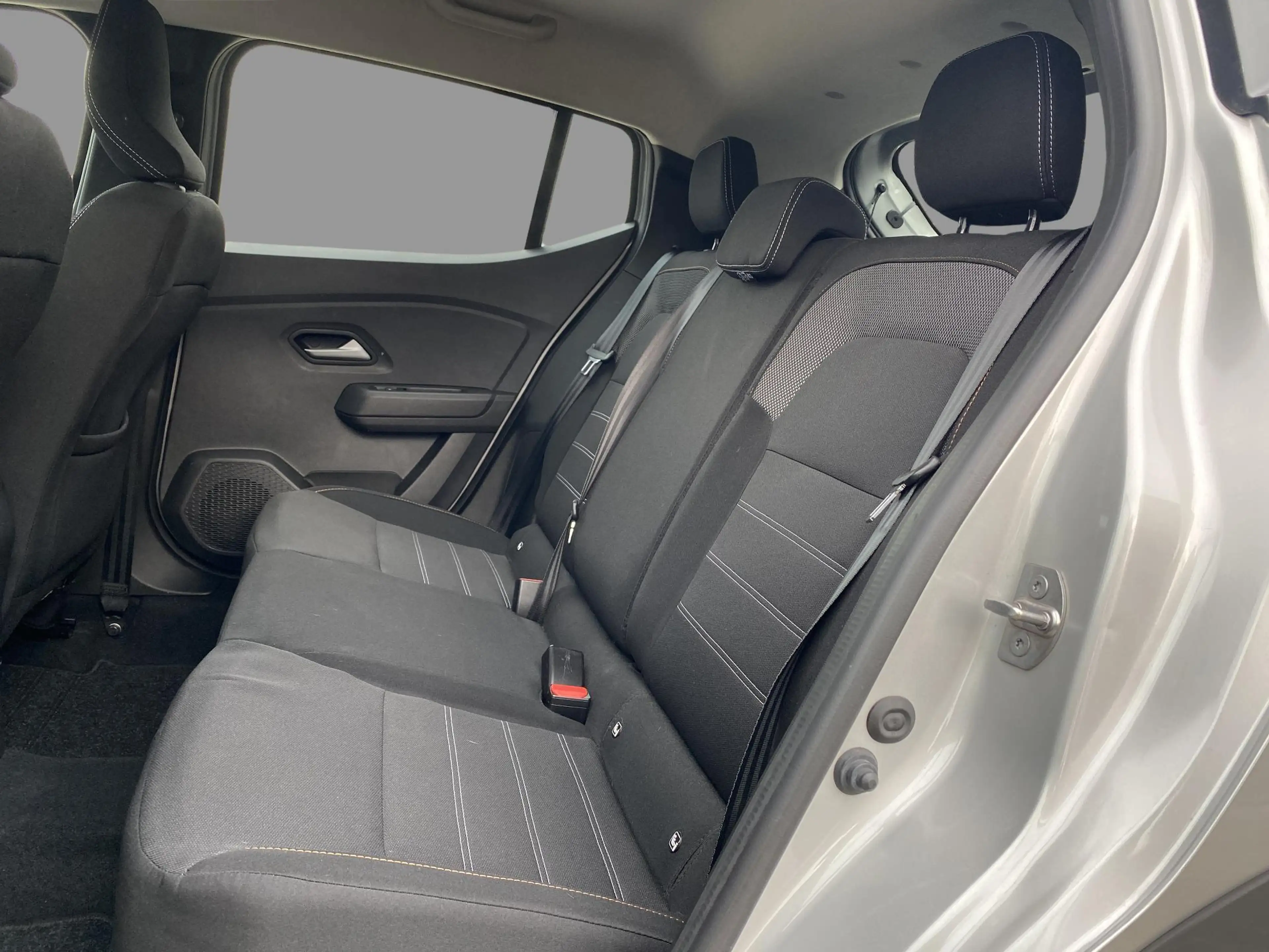 Dacia Sandero Stepway Expression TCe 90 — photo 14