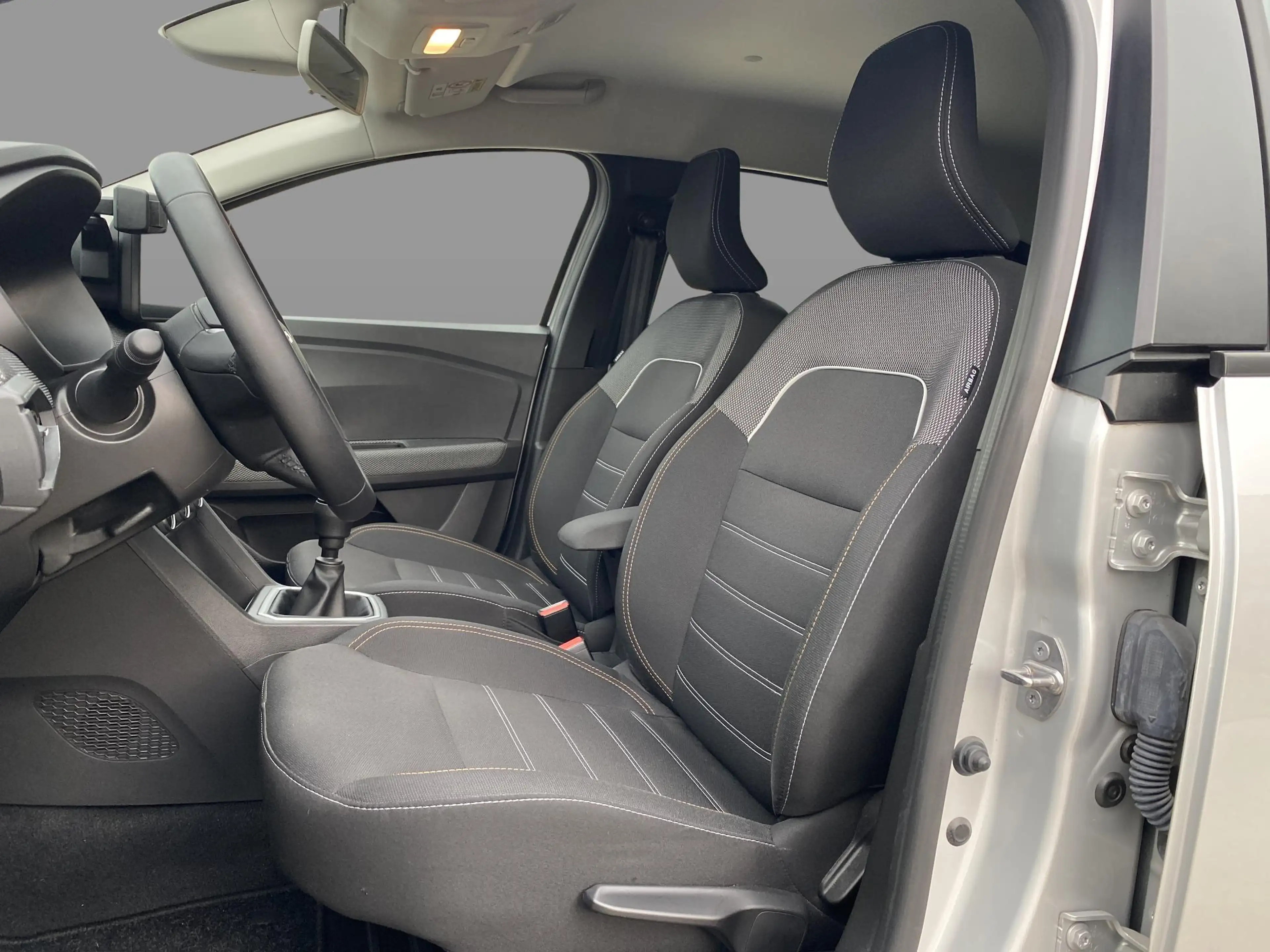 Dacia Sandero Stepway Expression TCe 90 — photo 13