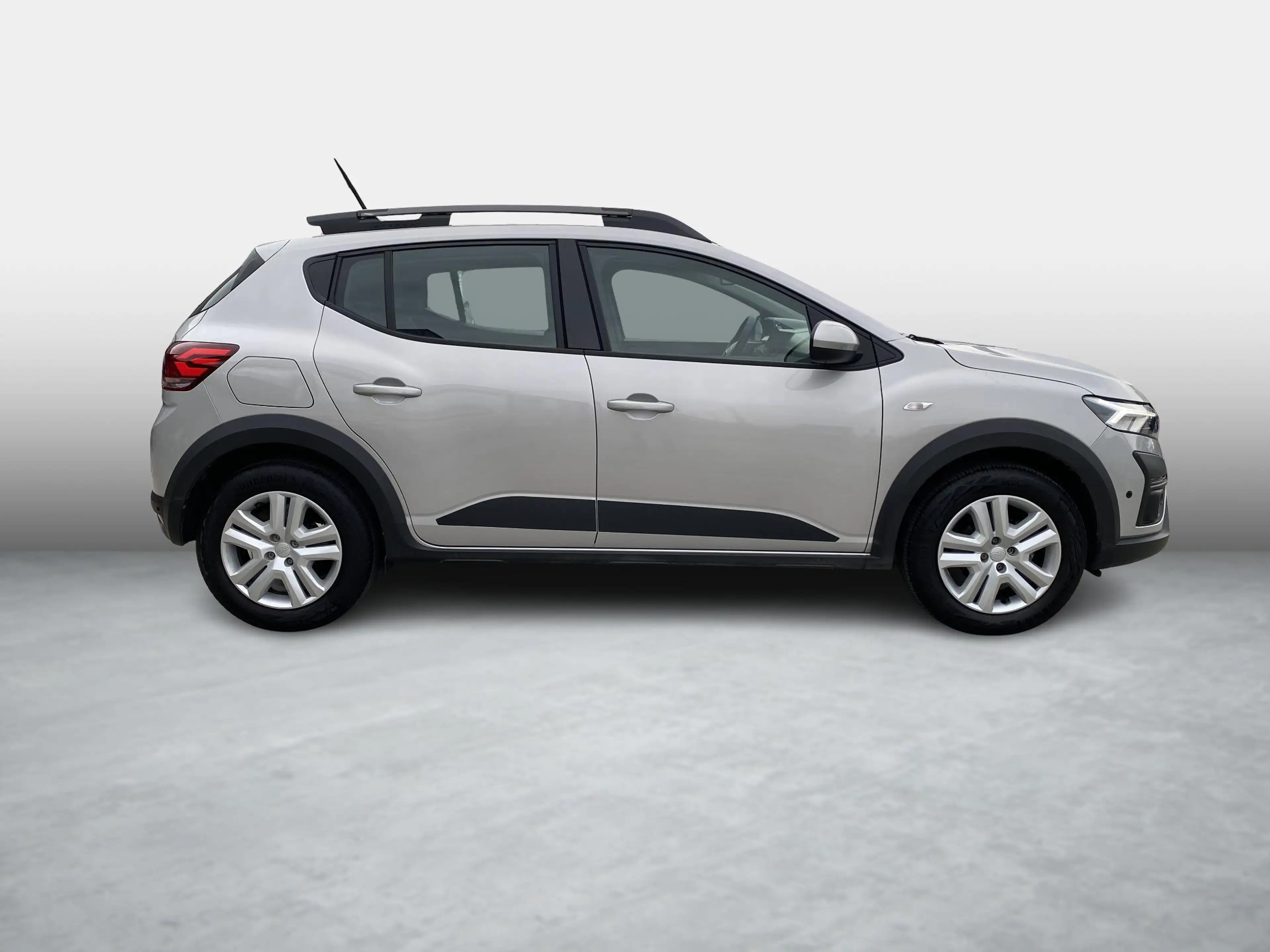 Dacia Sandero Stepway Expression TCe 90 — photo 3