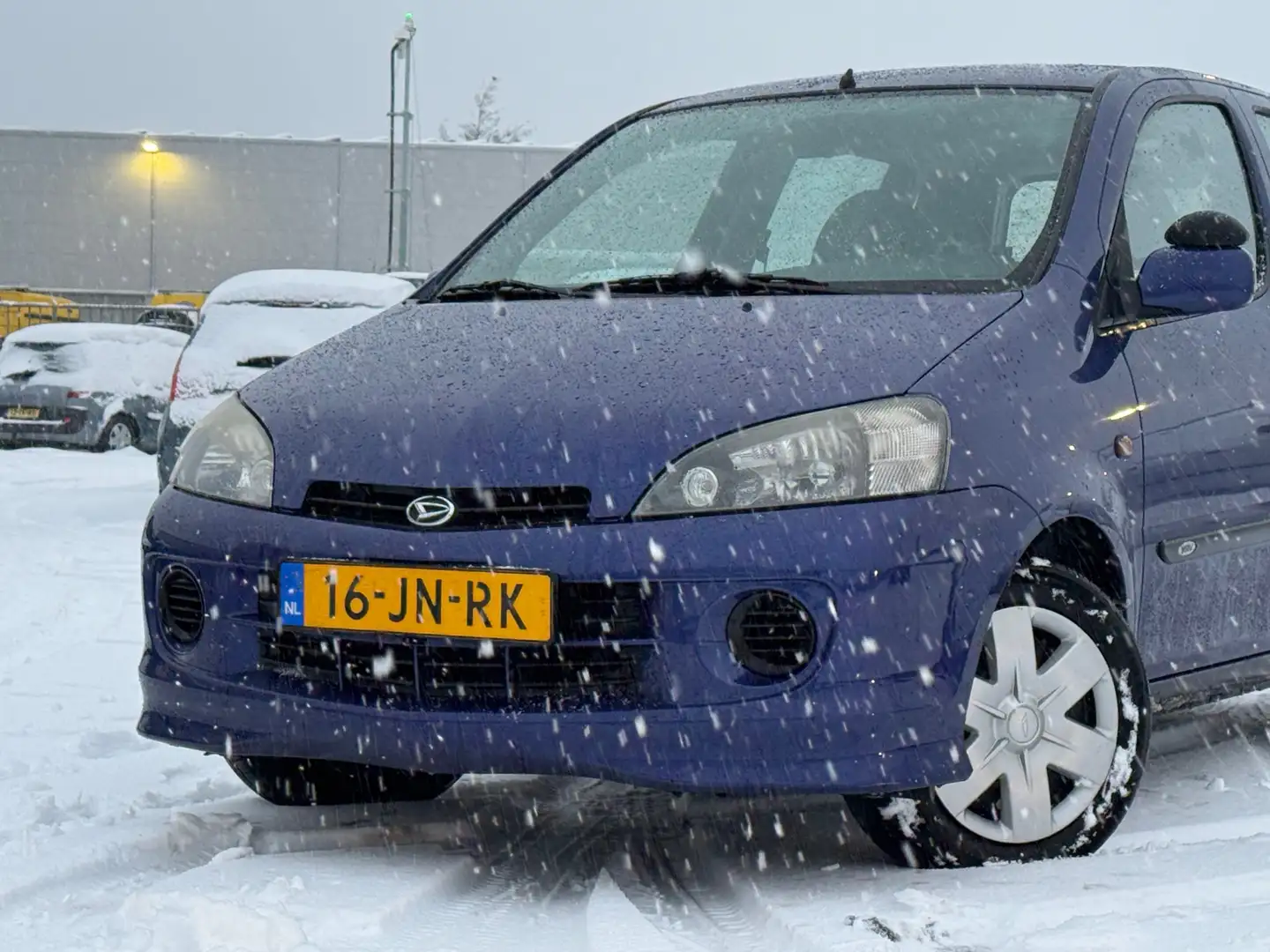 Daihatsu YRV Young RV 1.3-16V XTi/ LAAG KM Blau - 2