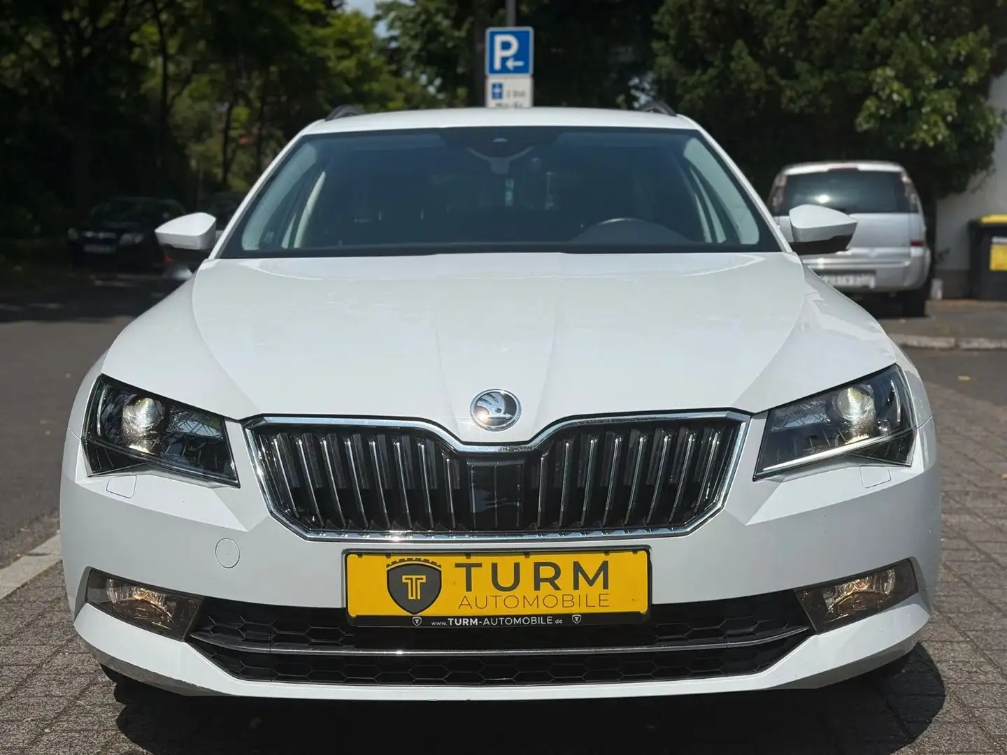 Skoda Superb Combi 2.0 TDI DSG|AHK|NAVI|Kamera|Xenon Weiß - 2