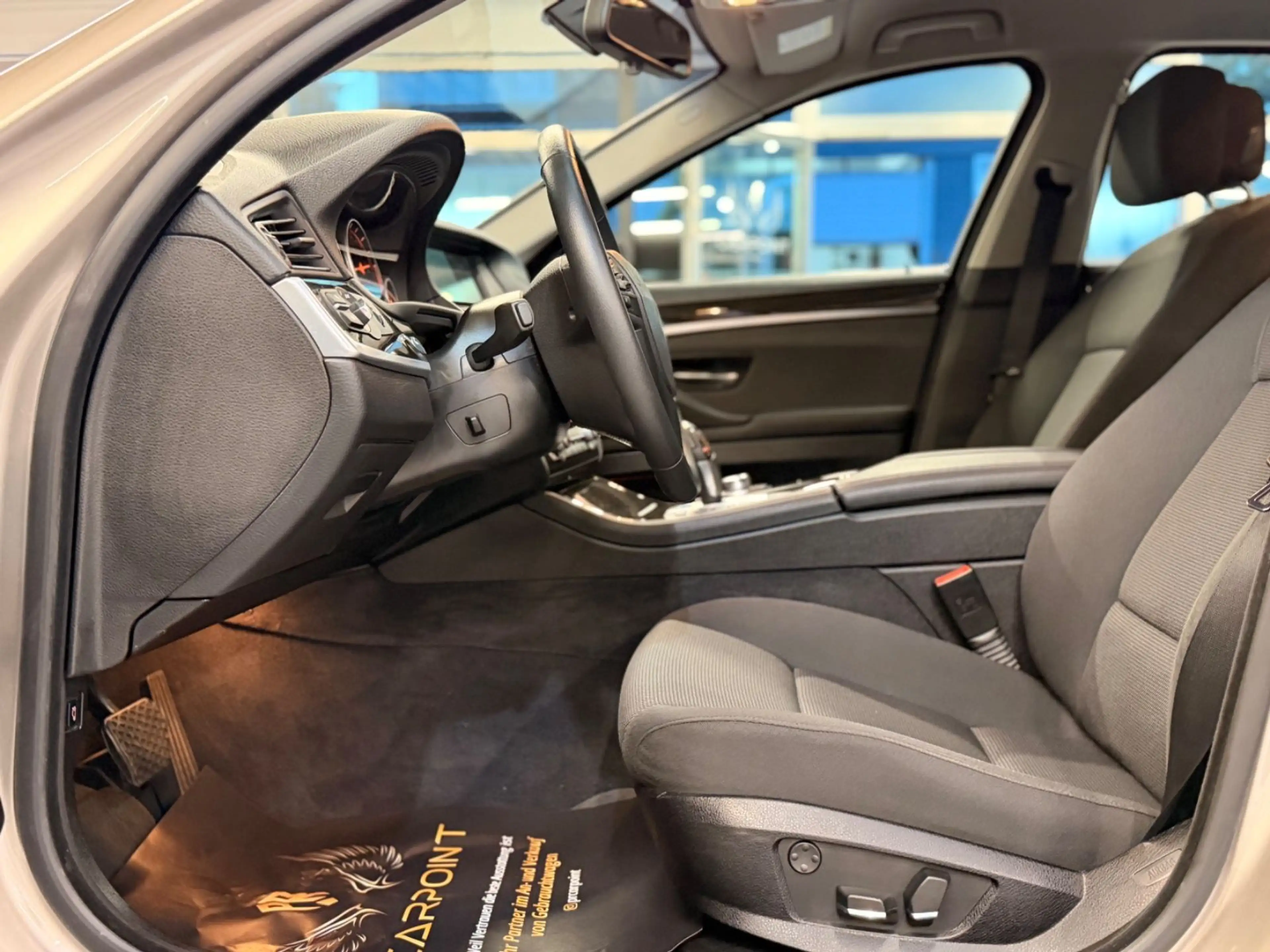 BMW 535 Limousine  /Bi-Xenon/Navi/BT/PDC/SHZ/ — photo 14