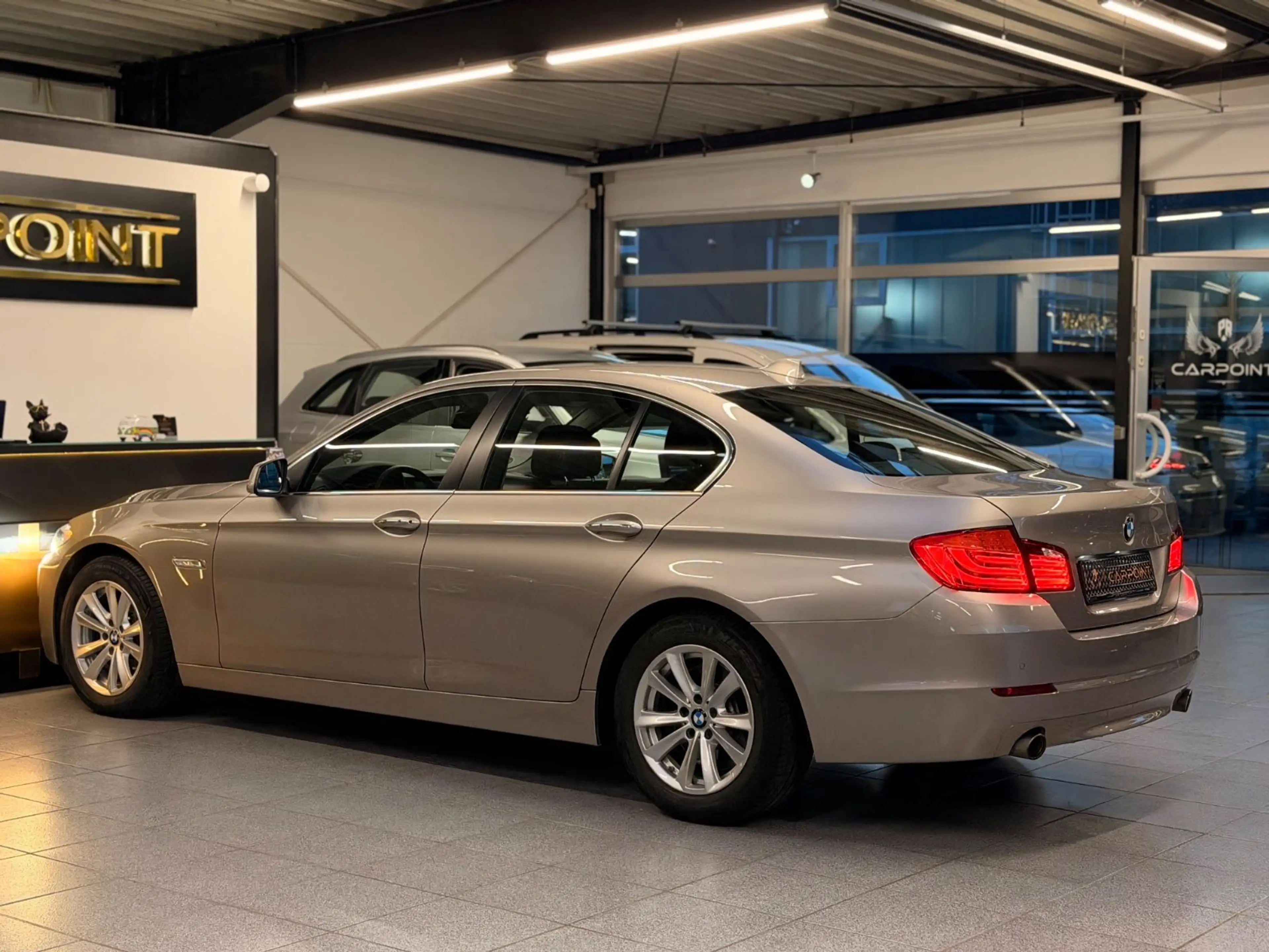 BMW 535 Limousine  /Bi-Xenon/Navi/BT/PDC/SHZ/ — photo 11
