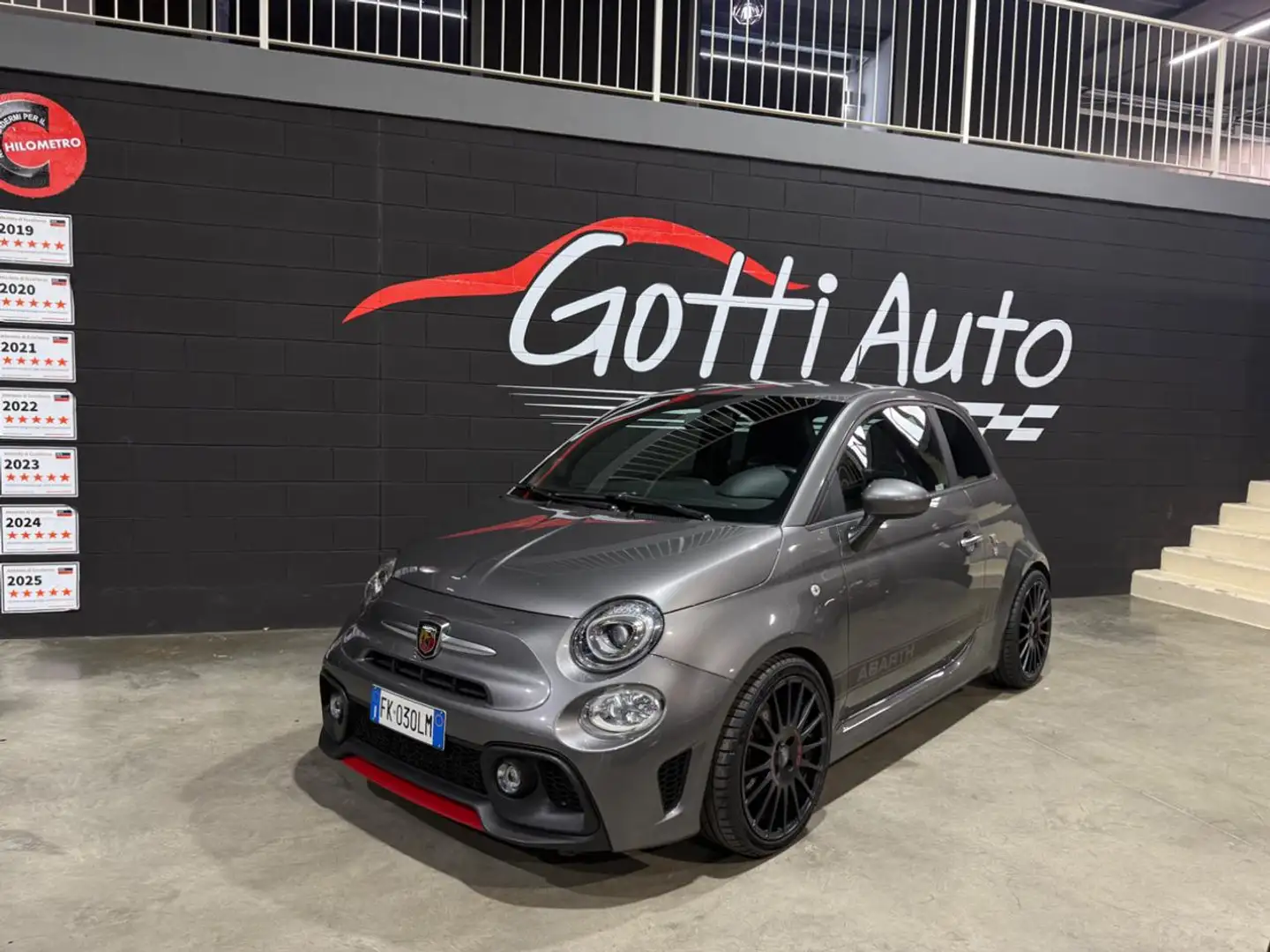 Abarth 595 ASPIRAZIONE AKRAPOVIC 170CV Grijs - 1