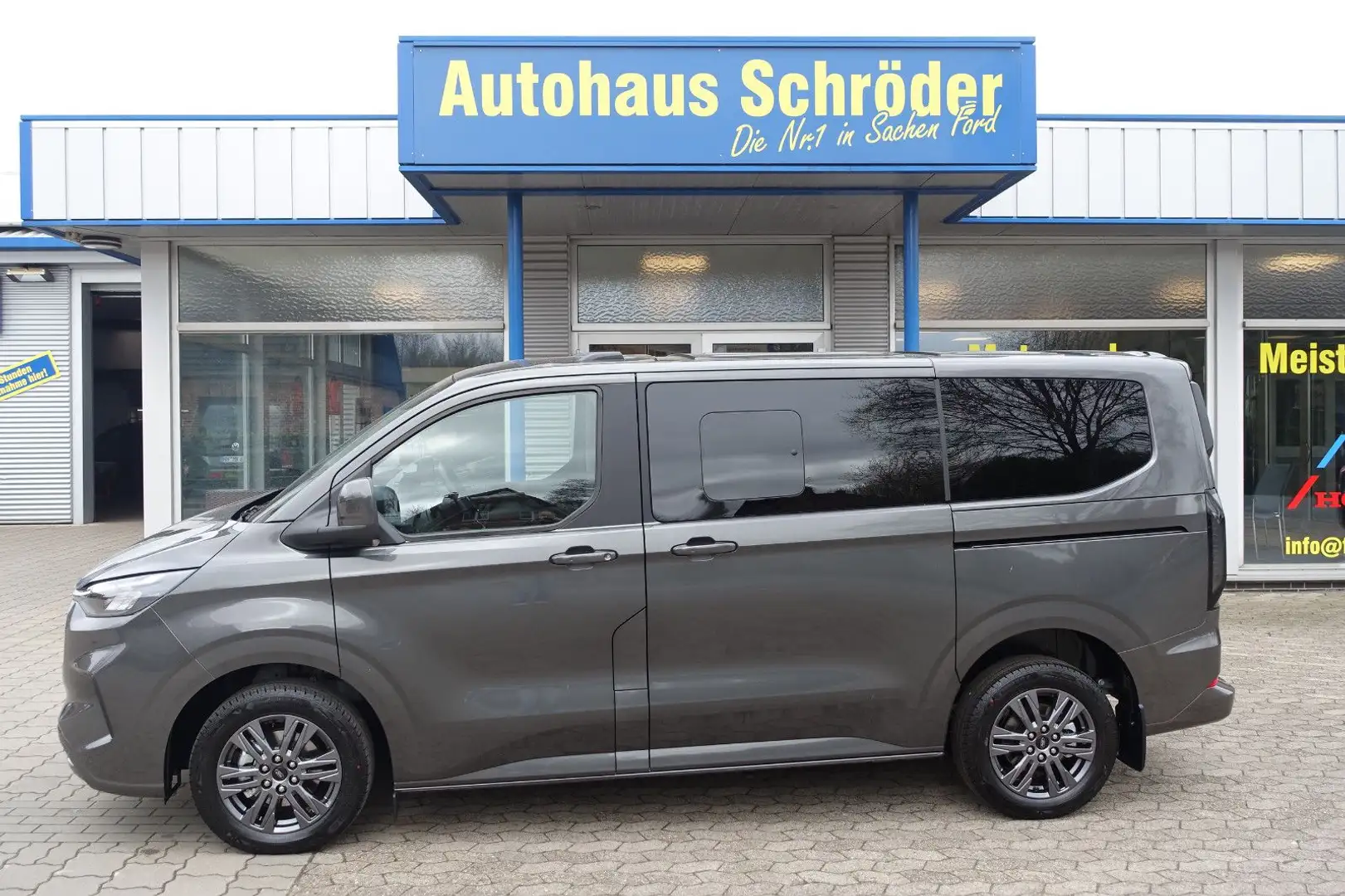 Ford Tourneo Custom Tourneo Titanium 320 L1 FWD - Neues Modell / AHK Gold - 1