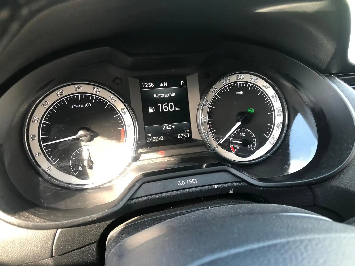Skoda Octavia Octavia SW 1.6 CR TDi Ambition DSG Negro - 1