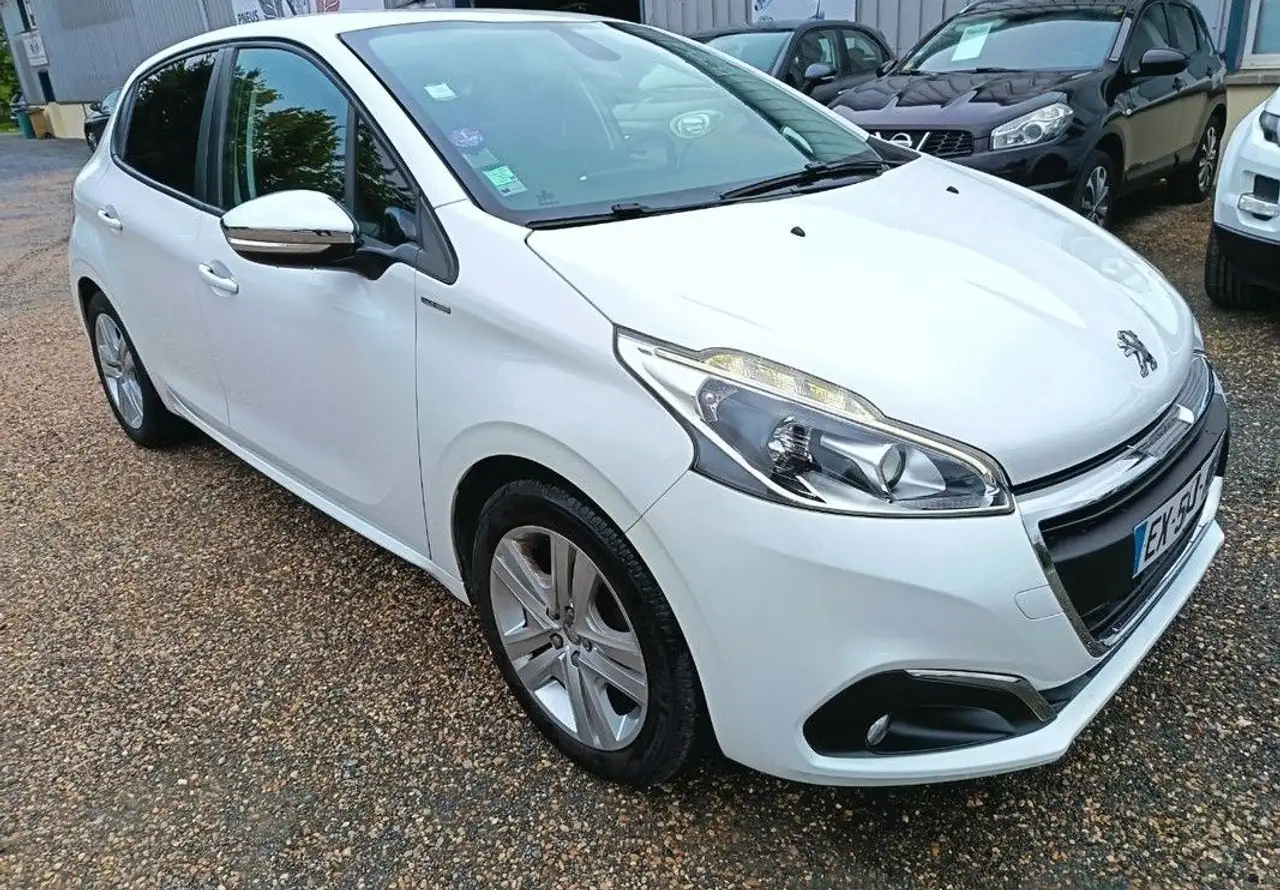 Peugeot 208 1.2 82cv STYLE