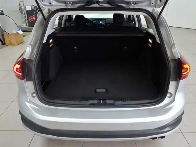 Ford Focus view 15