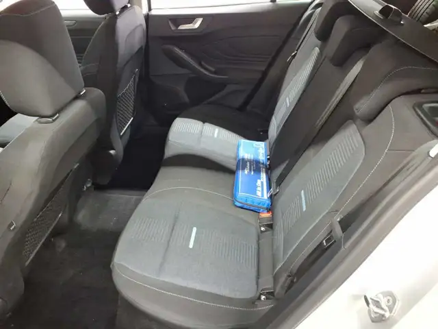 Ford Focus view 13