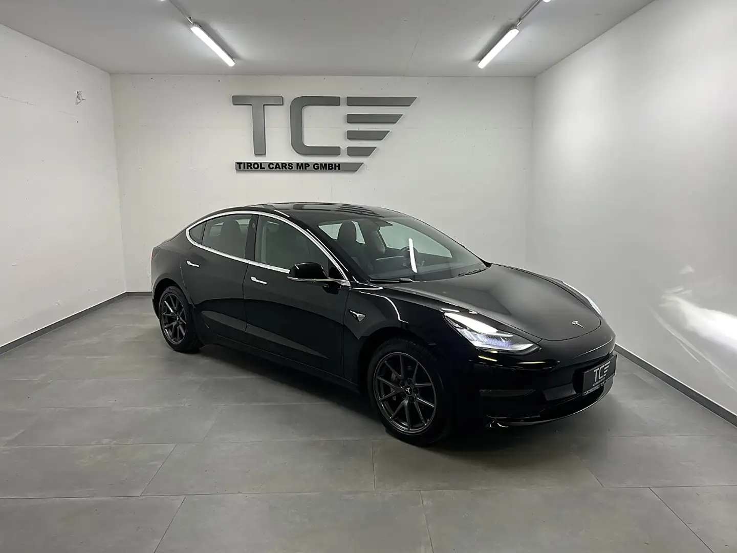 Tesla Model 3 Long Range AWD 75kWh Schwarz - 2