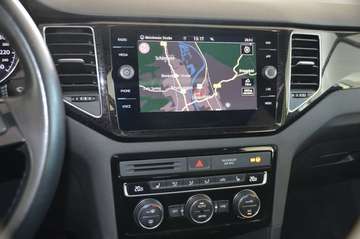 Bild 11 Volkswagen Golf Sportsvan VII Highline AHK PANO NAVI PDC