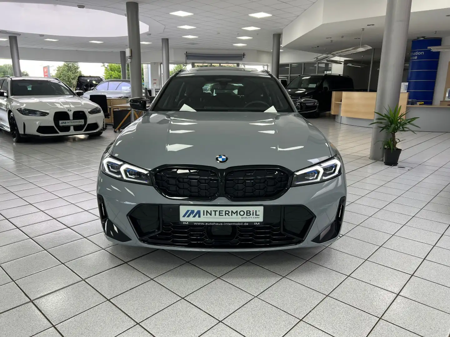 BMW 340 xDrive PANO*STHZG*HUD*H K*MEMO*AHK*ACC*360 Grau - 2