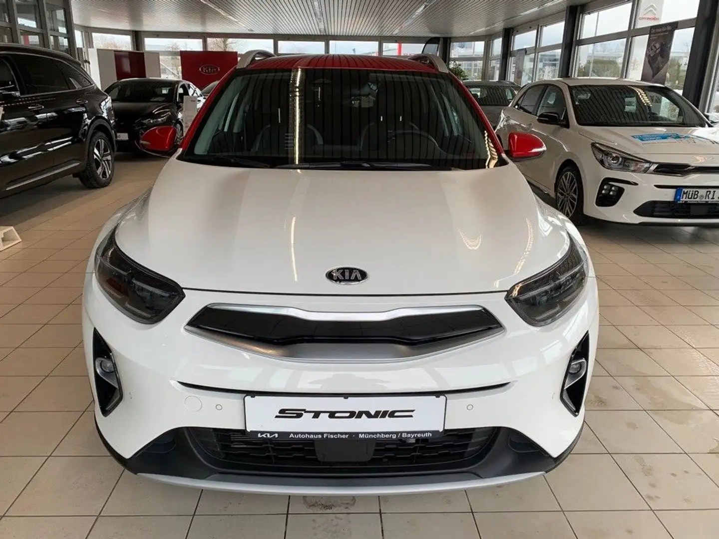 Kia Stonic 1.0T 48V Spirit Tech Navi Bílá - 2