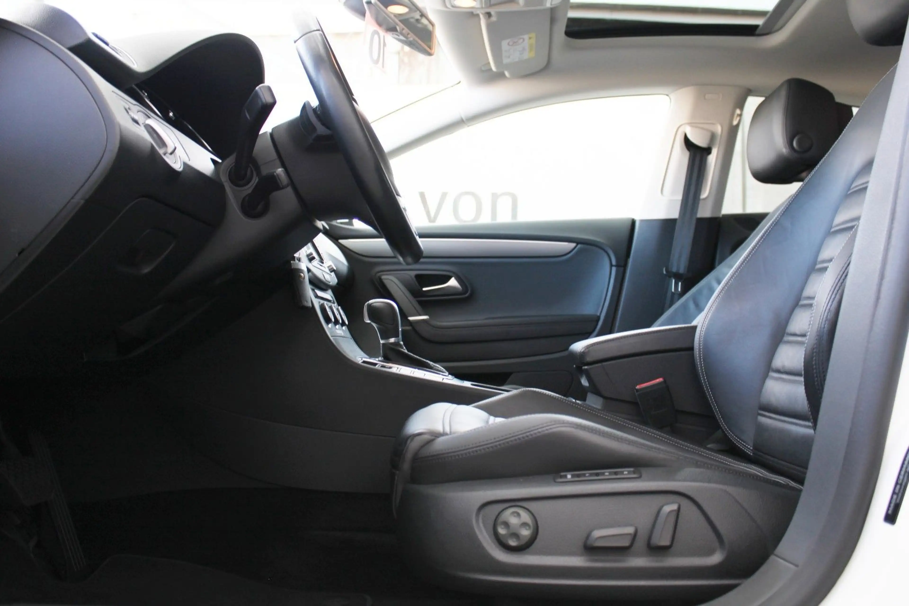 Volkswagen CC *TÜV&Insp. Neu*Automatik*Navi*Kamera*H&K* — photo 4