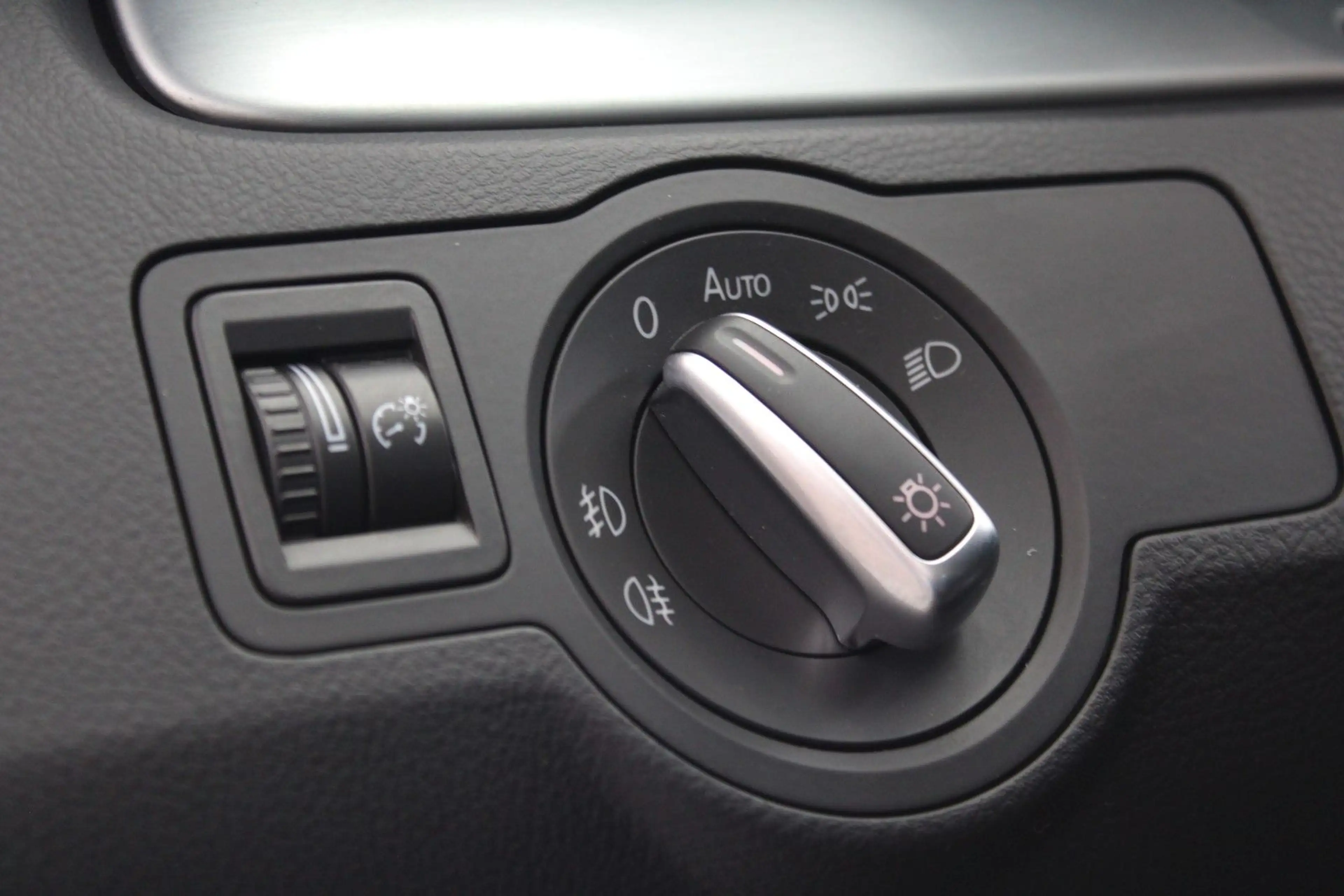 Volkswagen CC *TÜV&Insp. Neu*Automatik*Navi*Kamera*H&K* — photo 9