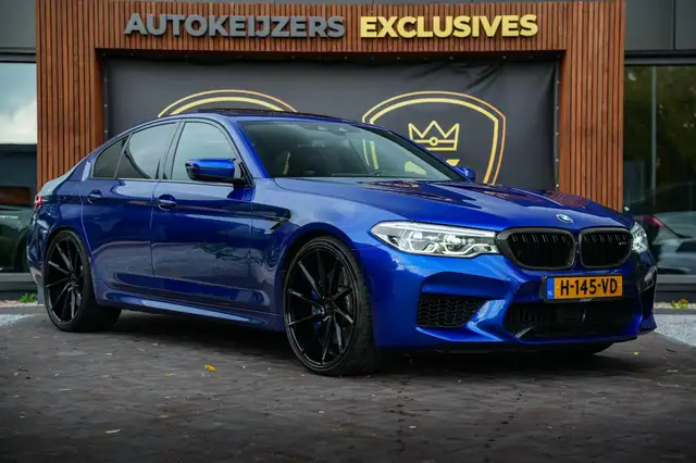 BMW M5 5-serie F90 Schuifdak Marina Blue 22'' Vossen Down