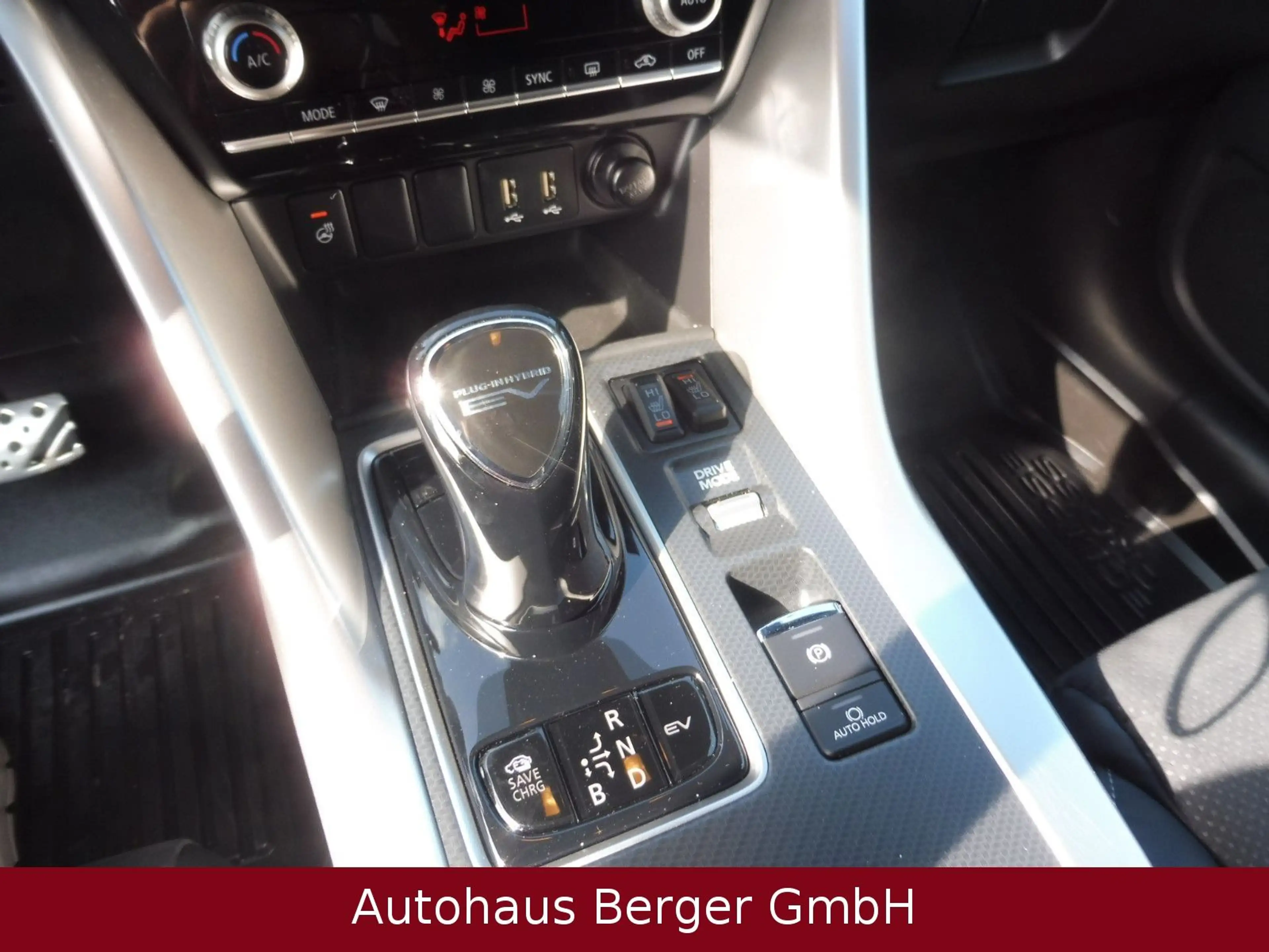 Mitsubishi Eclipse Cross Plus Select Black 2,4 PHEV Alu 20 — photo 14