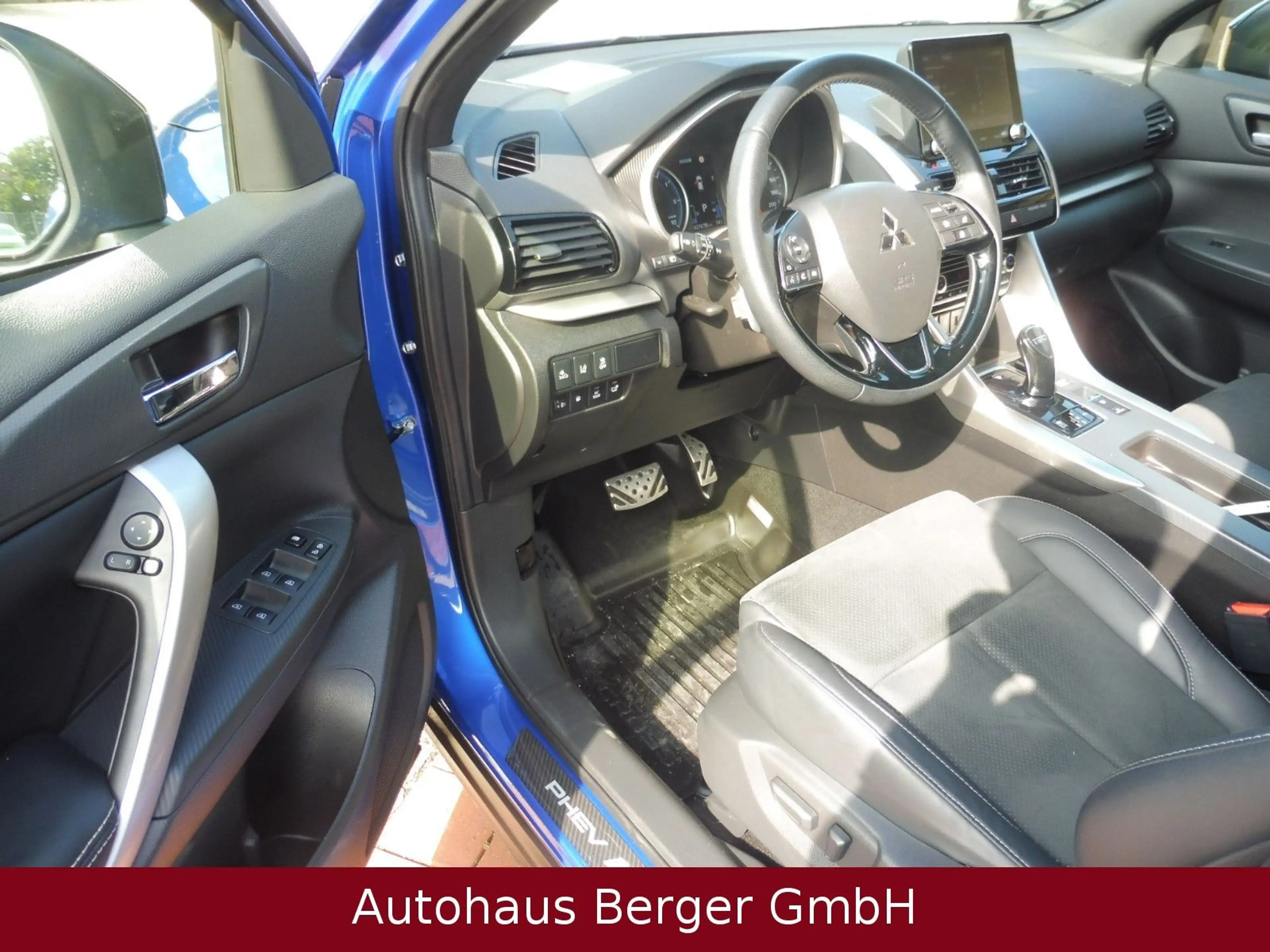 Mitsubishi Eclipse Cross Plus Select Black 2,4 PHEV Alu 20 — photo 9