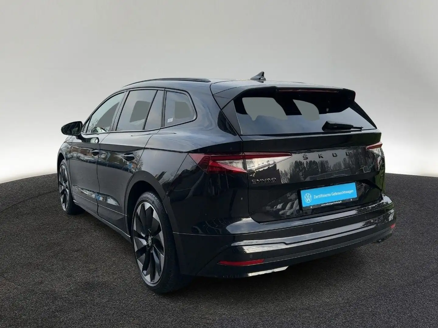 Skoda Enyaq 80 Sportline AHK HeadUp Pano Wärmep. AHK Schwarz - 2