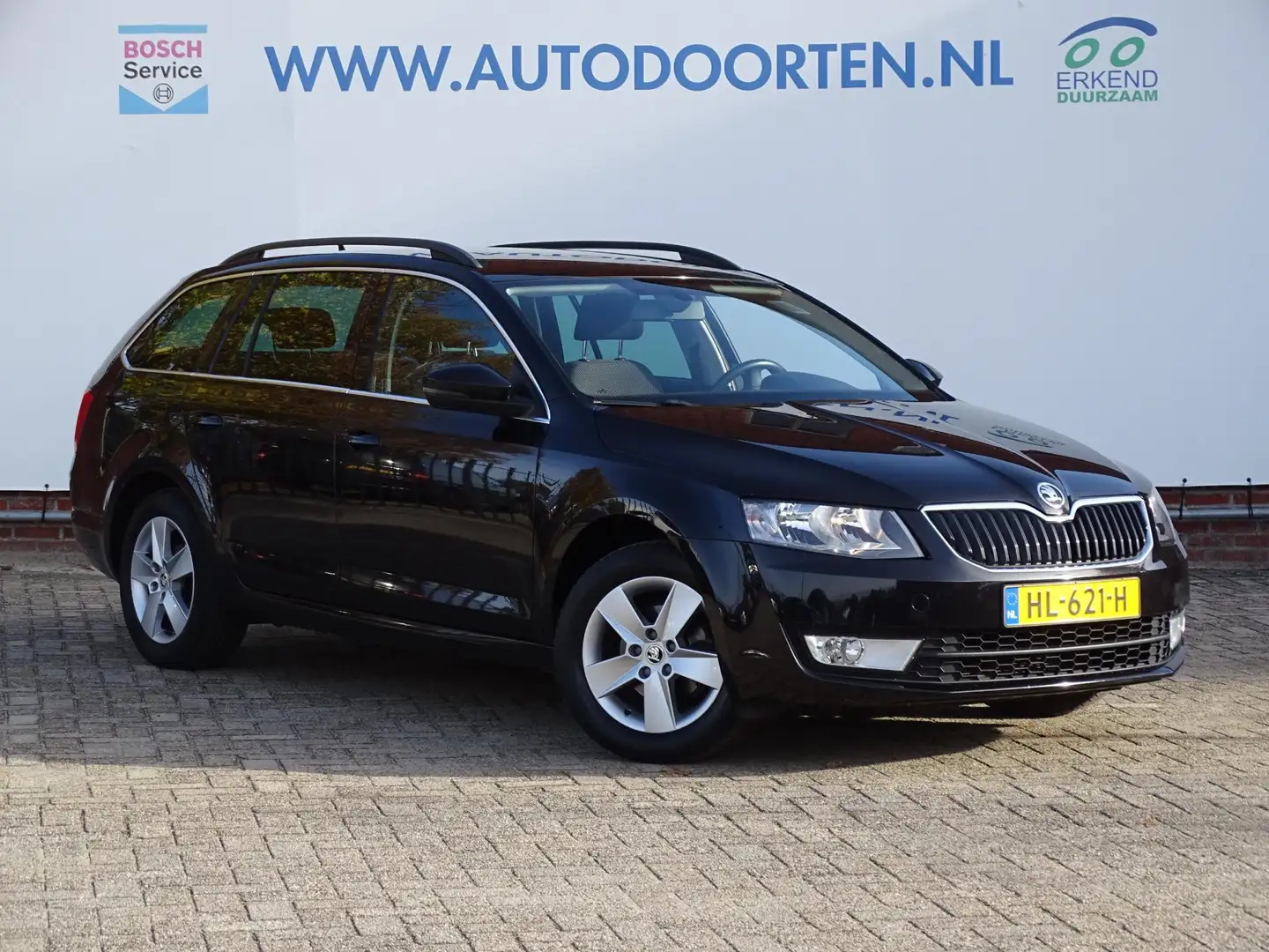Skoda Octavia Combi 1.2 TSI Greentech Ambition|TREKHAAK| Zwart - 1