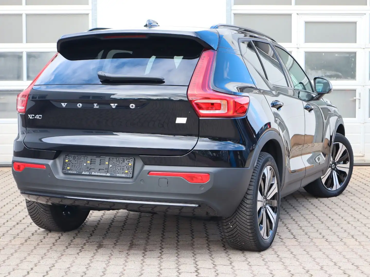 Volvo XC40 Plus Recharge Pure Electric 2WD Schwarz - 2